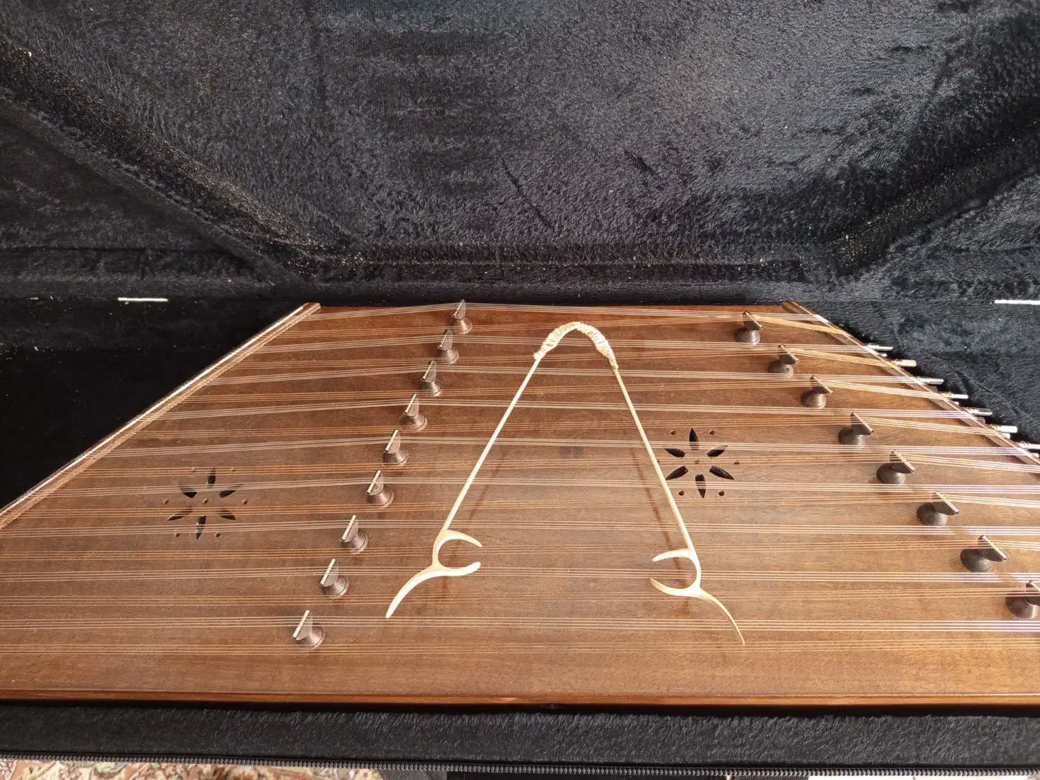 سنتور . تنبک|سازهای سنتی|پرند, فاز ۴|دیوار