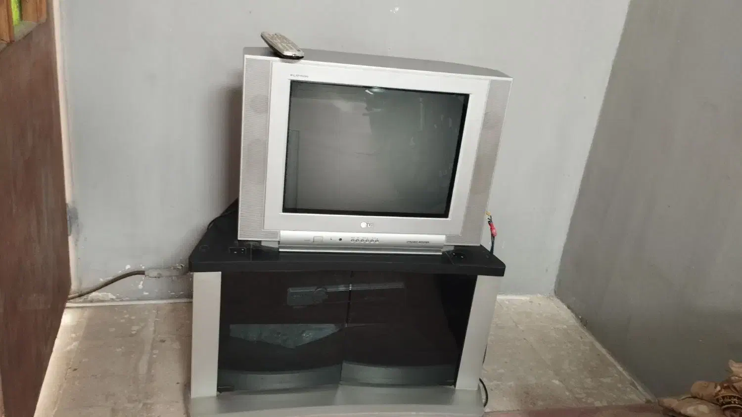 تلویزیون و گیرنده خارجی|تلویزیون و پروژکتور|قزوین, |دیوار