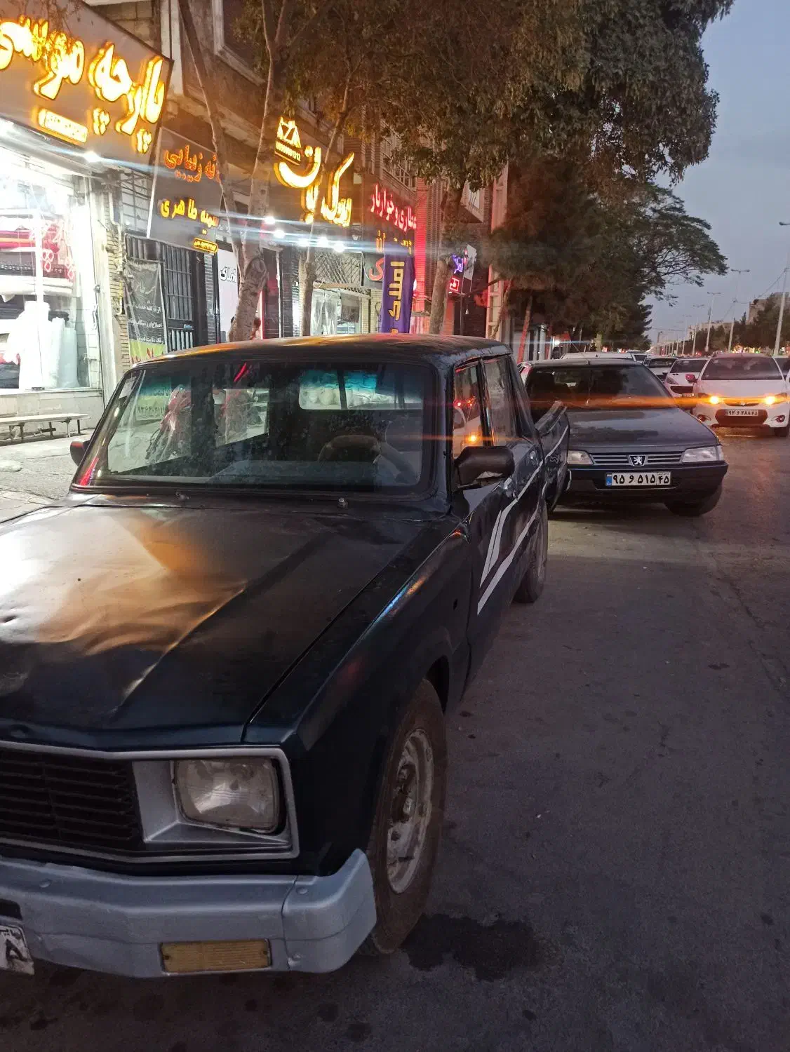 وانت مزدا مزدوکابین مدل ۸۱|خودرو سواری و وانت|بافت, |دیوار