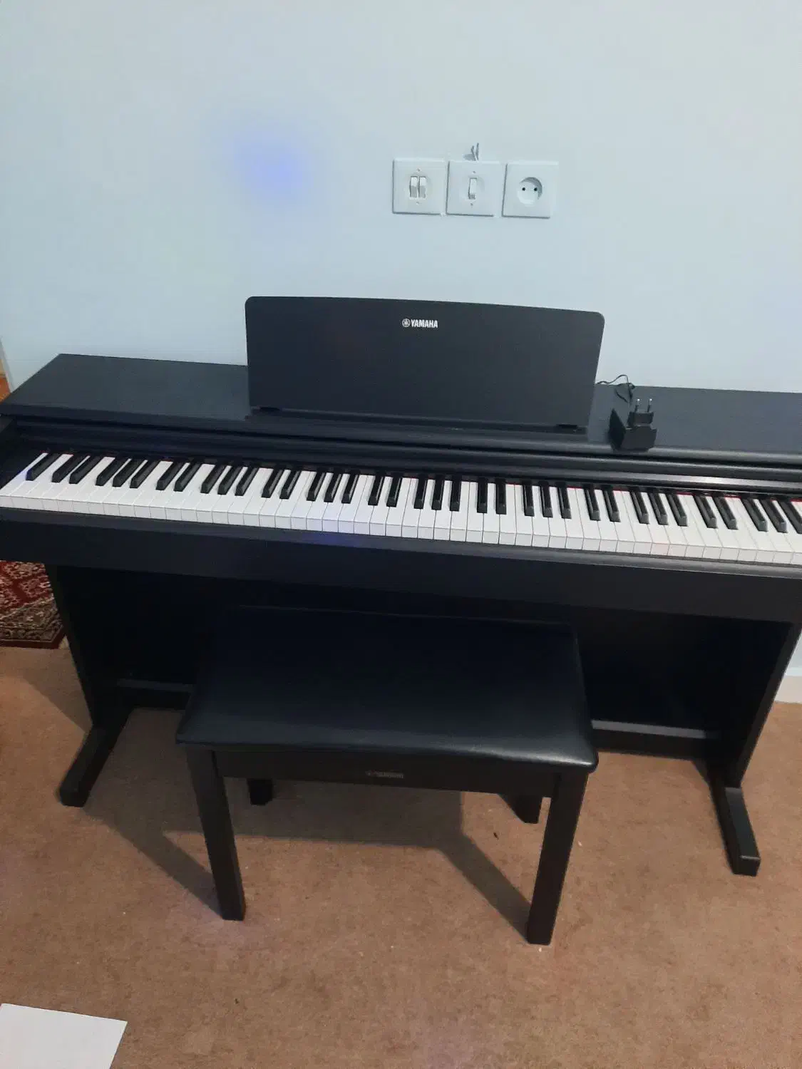 پیانو درحد نو یاماها ۱۰۵به رنگ مشکی|پیانو، کیبورد، آکاردئون|اهواز, فرهنگ شهر|دیوار