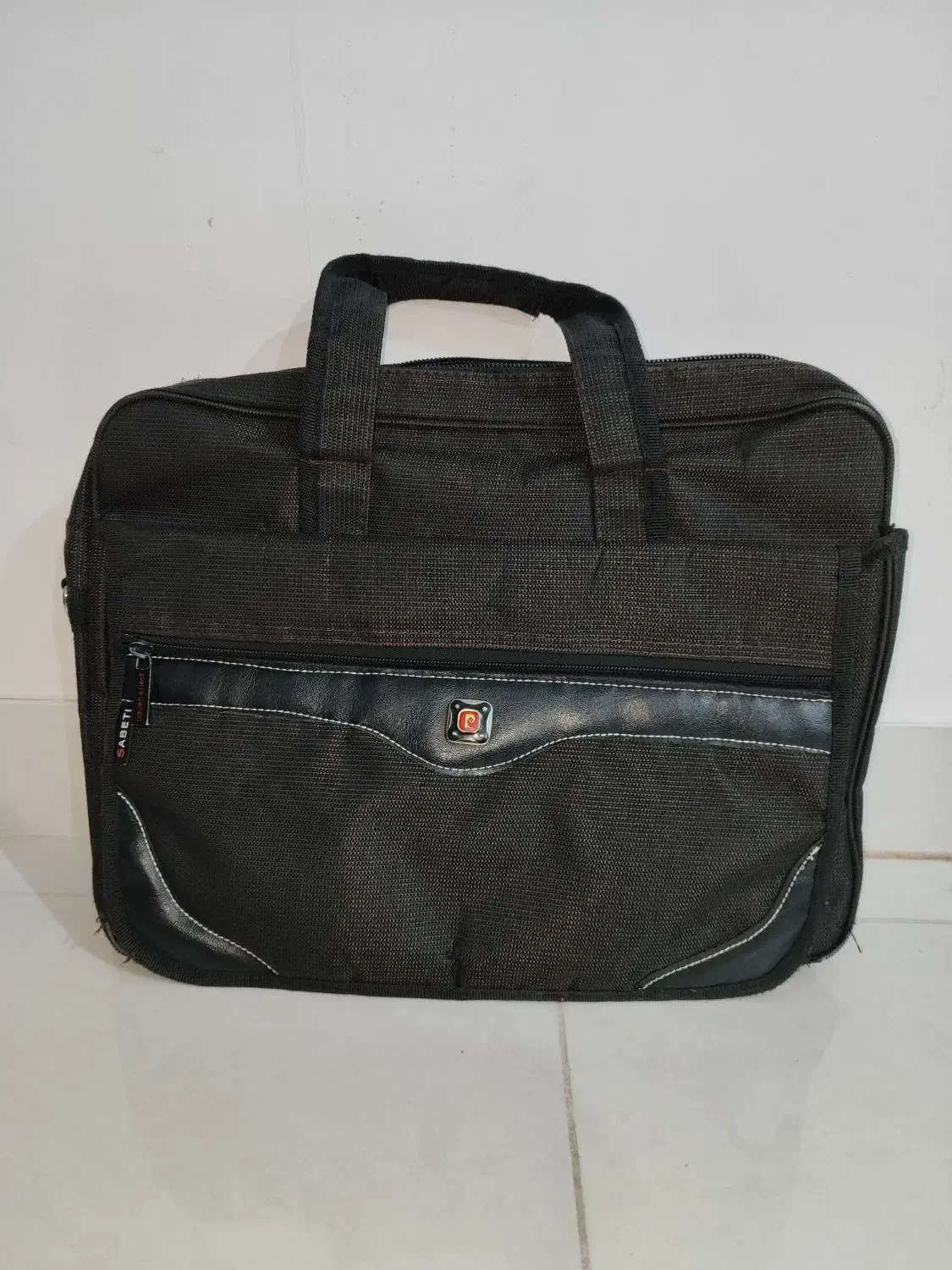 دوتا کیف مدرسه|کیف، کفش، کمربند|ایلام, |دیوار