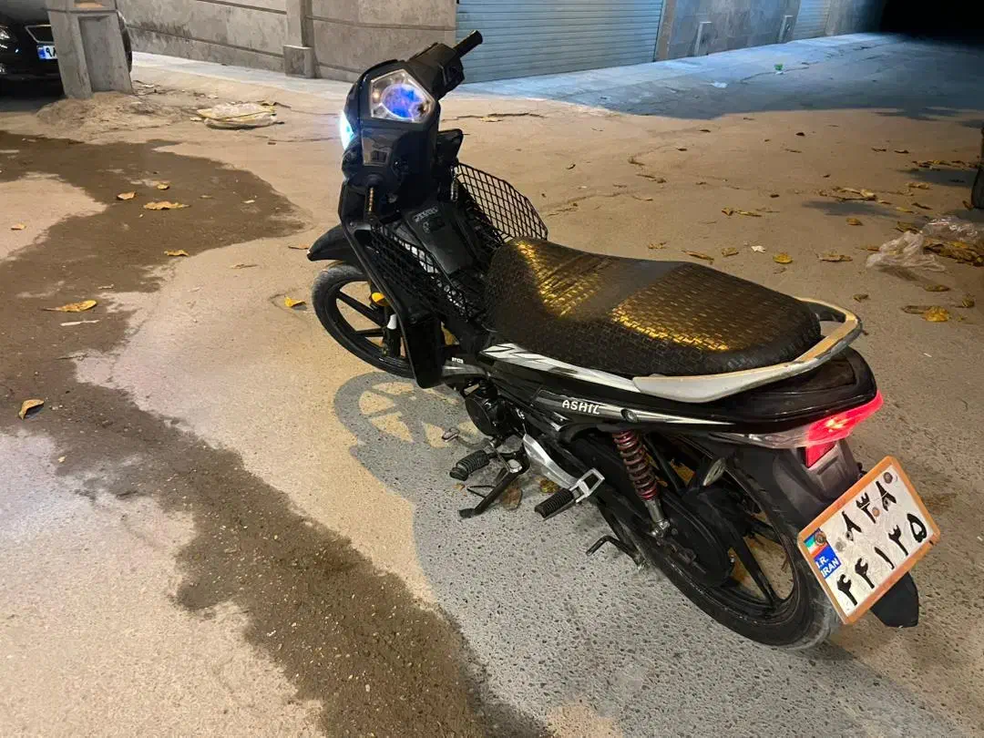 موتور آشیل بی‌کلاچ ۱۲۵ مدل ۹۳ مدارک سند و برگ سبز|موتورسیکلت|بندرعباس, |دیوار