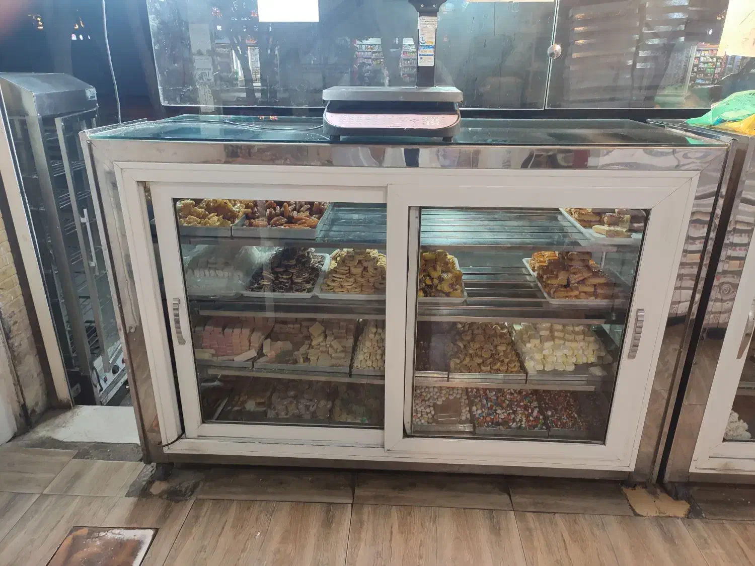 ویترین|فروشگاه و مغازه|شاهین‌شهر, فردوسی|دیوار