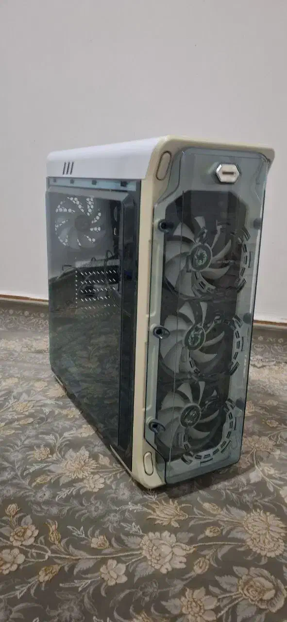 کیس گیمینگ با مانیتور و لوازم جانبی|رایانه رومیزی|بهارستان, |دیوار