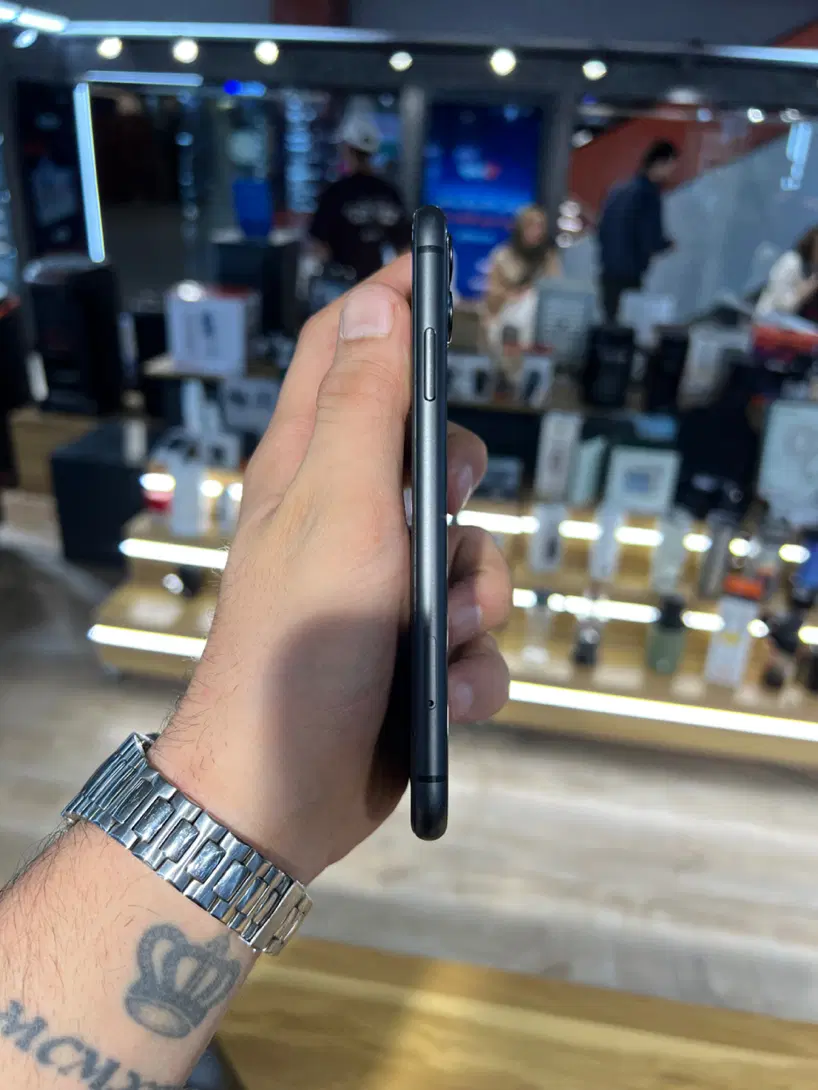 iphone 11 128 black باگارانتی بدون باز شدگی|موبایل|تهران, فردوسی|دیوار
