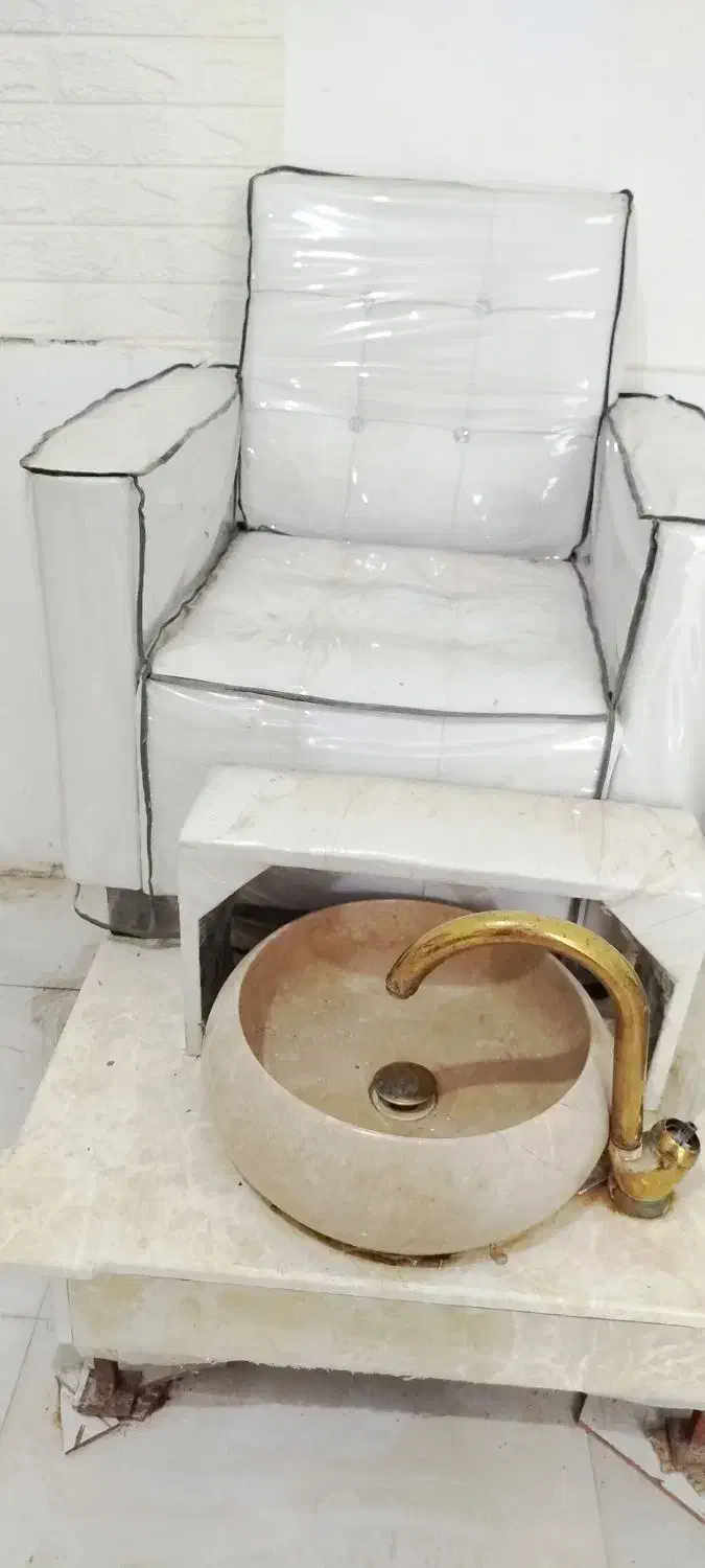 لوازم سالن زنانه و همچنین سالن باامتیازوسرقفلی|آرایشگاه و سالنهای زیبایی|کنارک, |دیوار