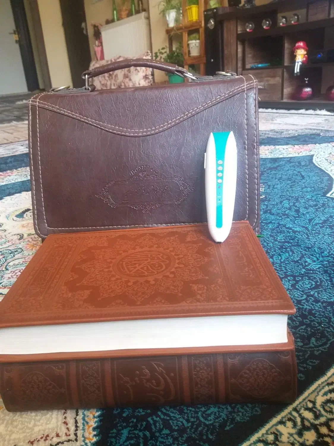 قلم قرآنی ونهج البلاغه|کتاب و مجله مذهبی|شاهینشهر, فدک|دیوار