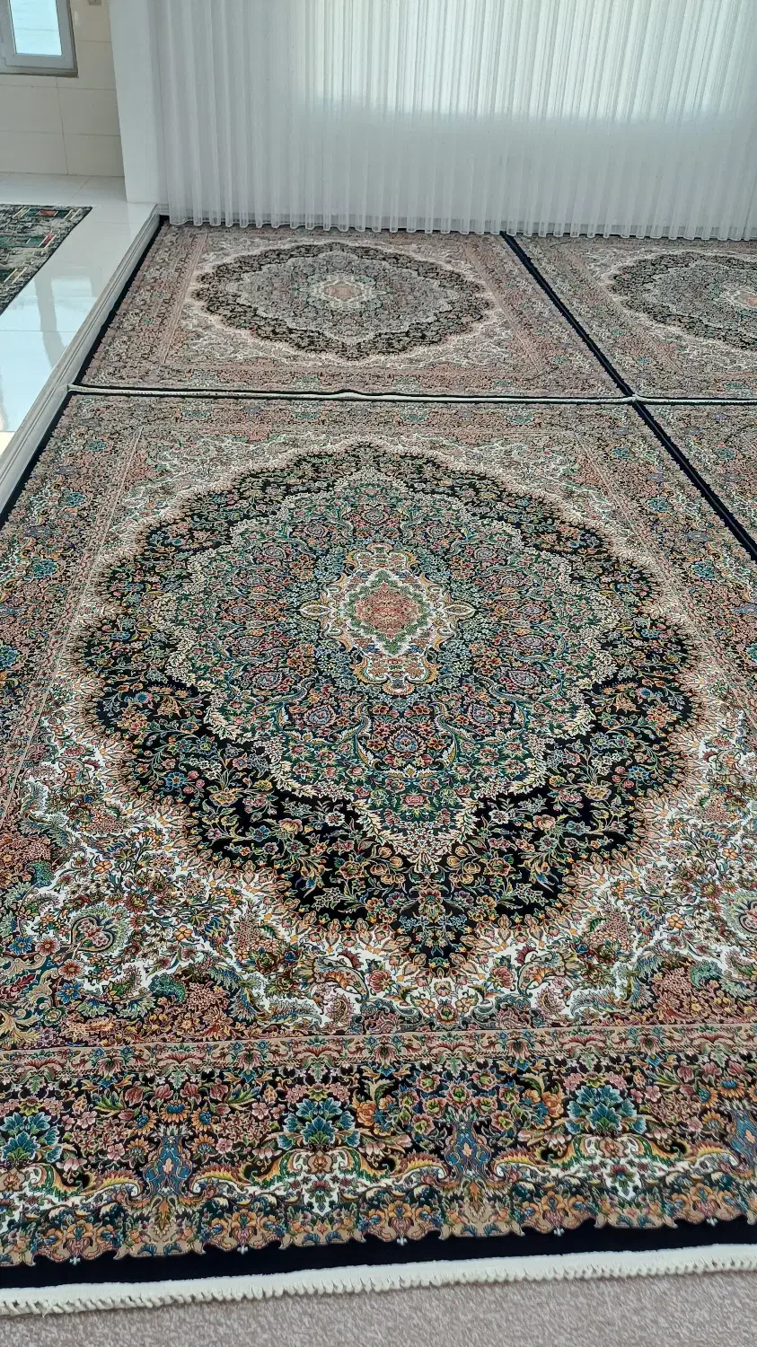 4تخته فرش 1000شانه تراکم 3000 کاشان در حد نو|فرش|سرپل ذهاب, |دیوار