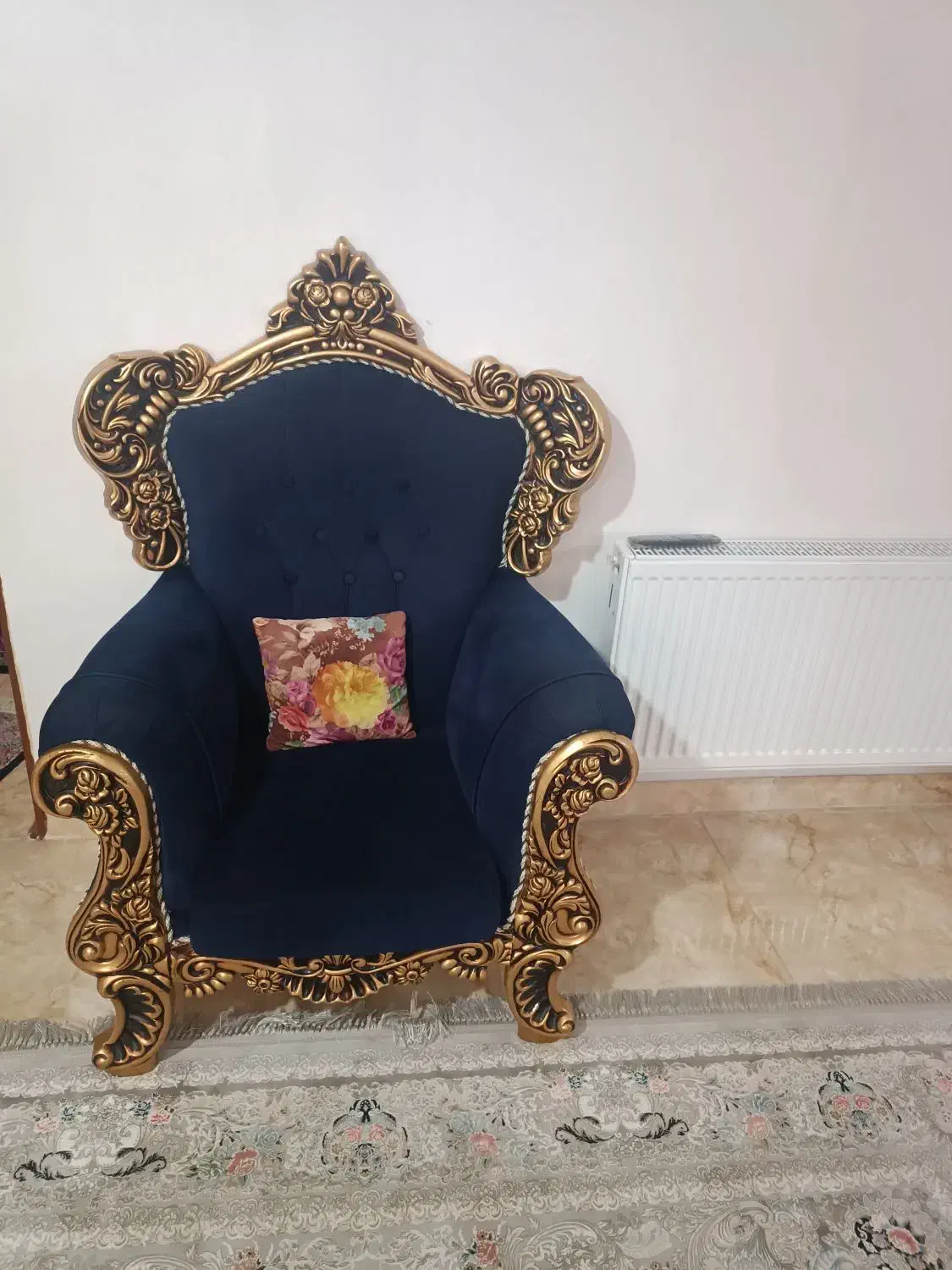 مبل سلطنتی ۷ نفره|مبلمان خانگی و میز عسلی|رشت, استقامت ۱|دیوار