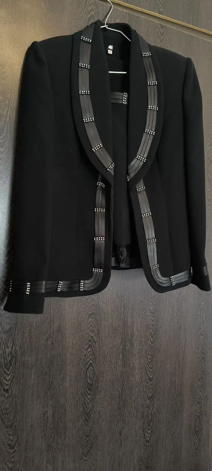 کت ودامن|لباس|قم, حاج زینل|دیوار