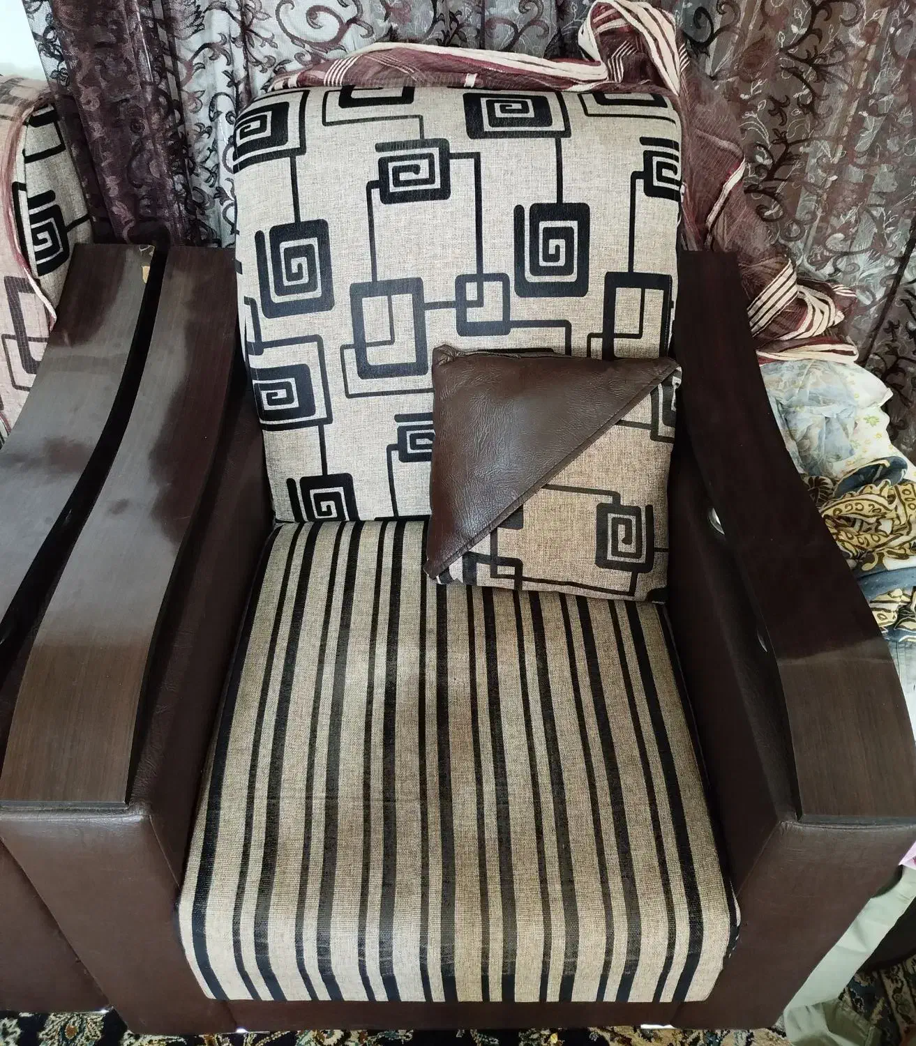 مبل هفت نفره چرم|مبلمان خانگی و میز عسلی|قزوین, |دیوار