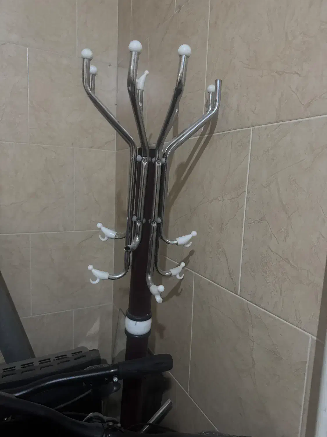 چوب لباسی ایستاده پایه سنگی|بندرخت و رختآویز|اردبیل, |دیوار