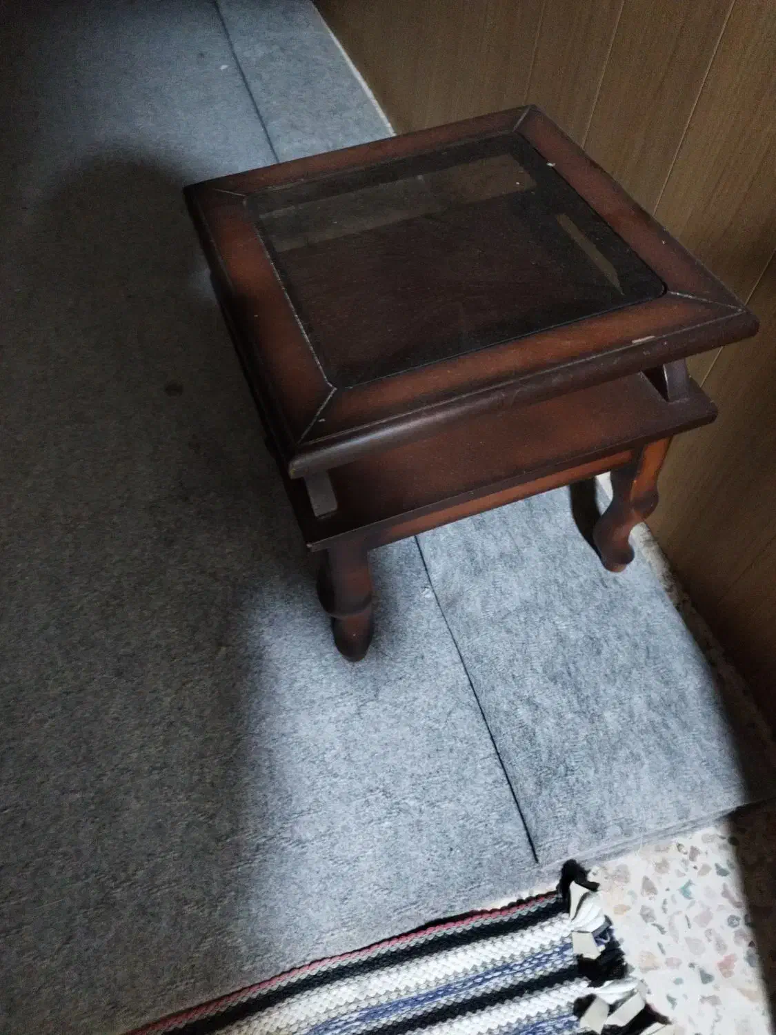 دو عدد گل میز|مبلمان خانگی و میز عسلی|چغادک, |دیوار