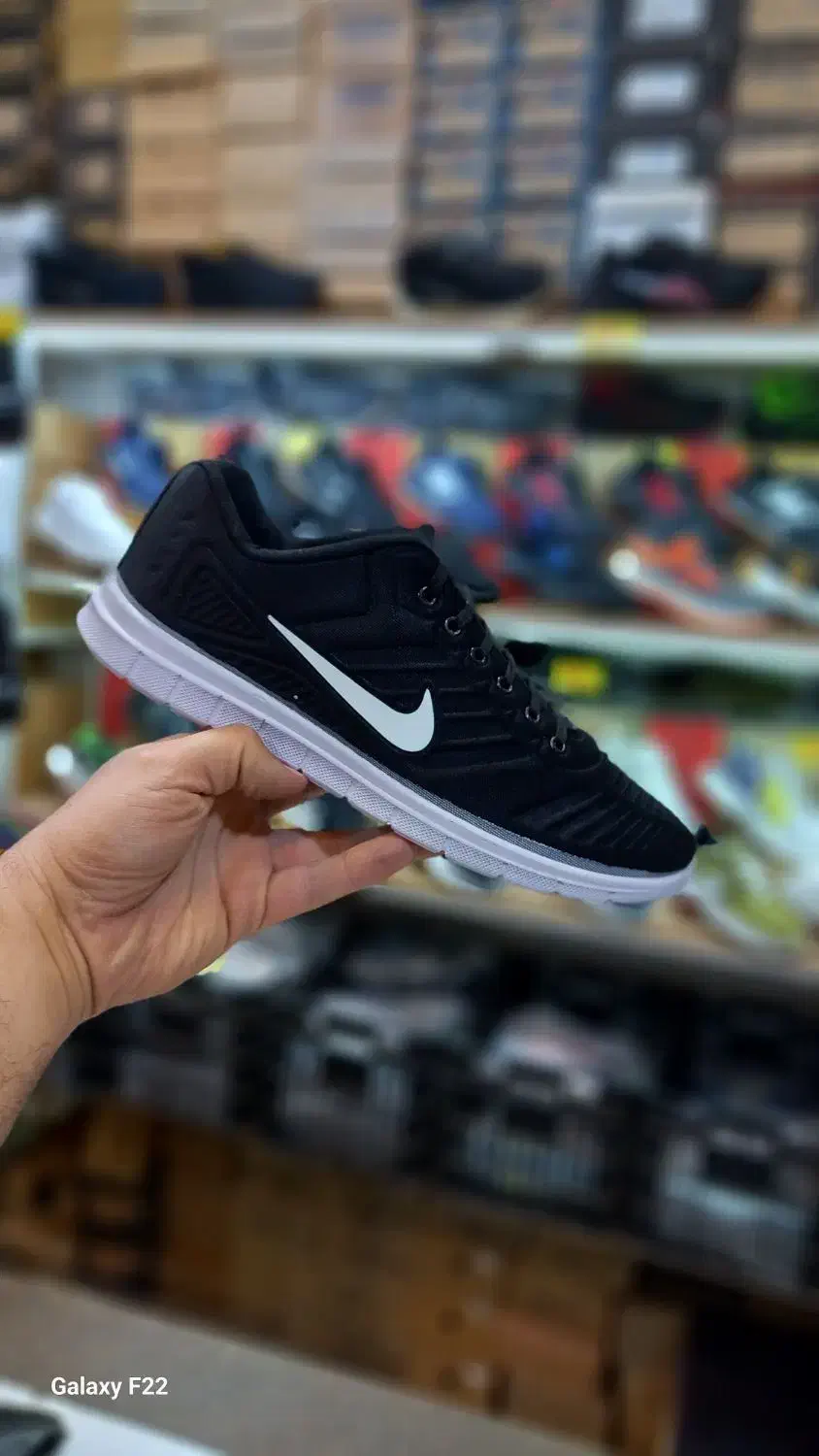 کتونی نایک ونس|کیف، کفش، کمربند|قم, هفت تیر|دیوار