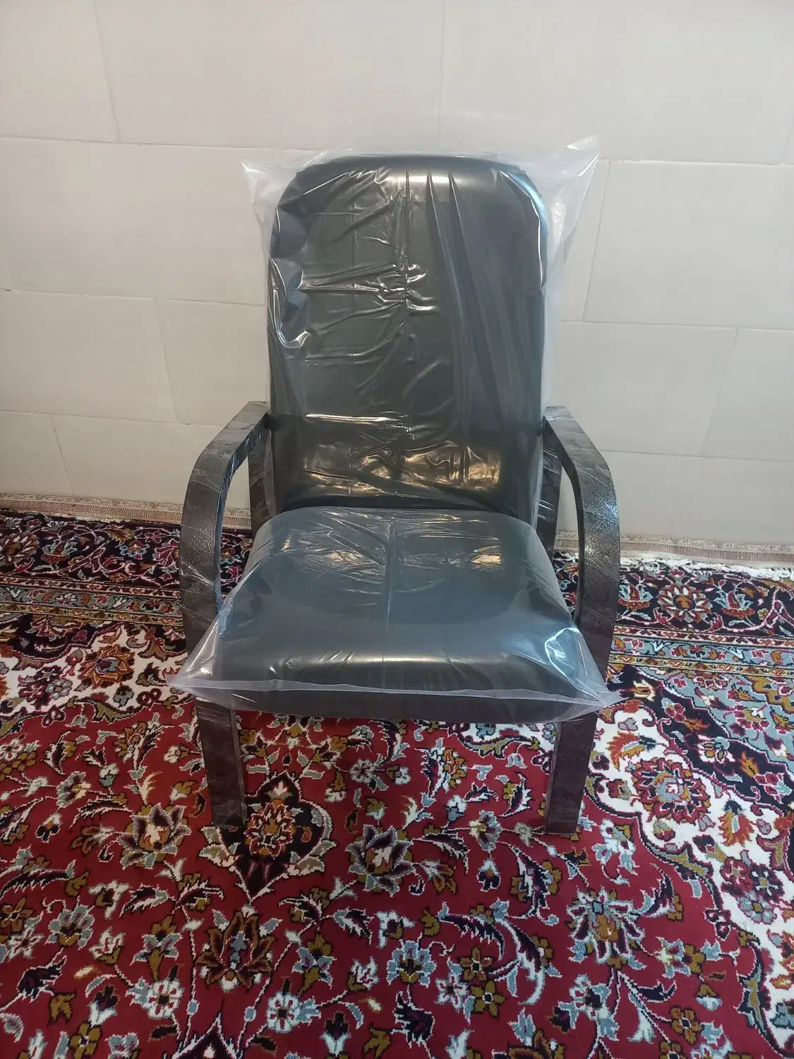 صندلی انتظار|صندلی و نیمکت|قم, نیروگاه|دیوار