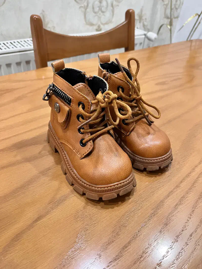 چند جفت کفش بچگانه در حد نو|کفش و لباس بچه|قزوین, |دیوار