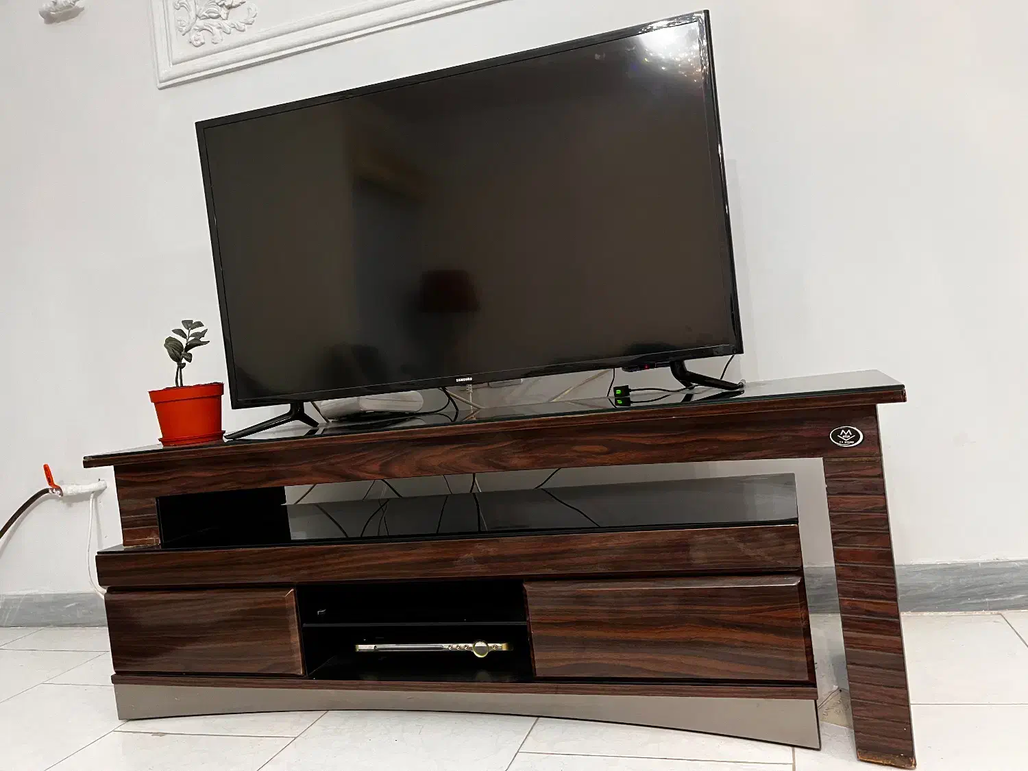 میز تلویزیون|میز تلویزیون|رشت, فلسطین|دیوار