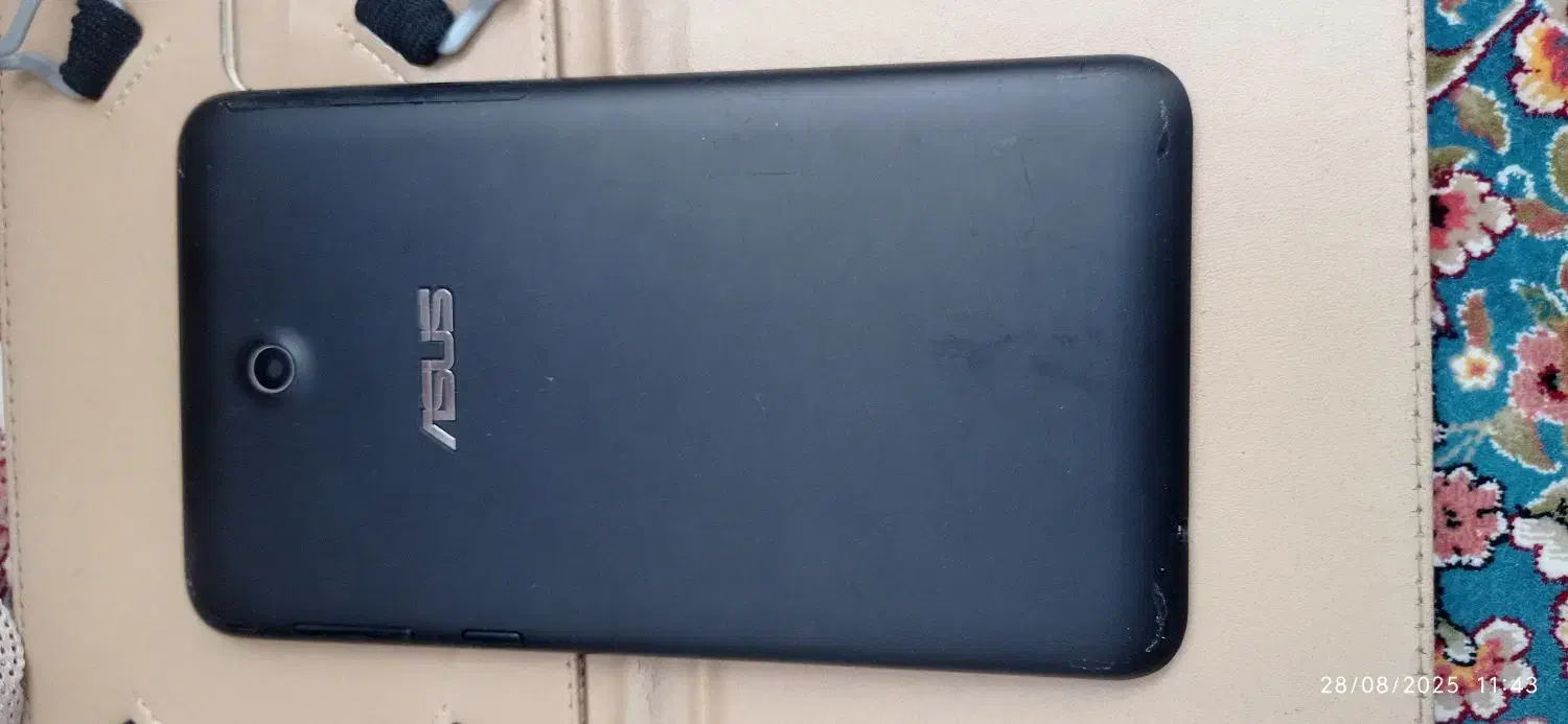 تبلت|تبلت|اسلام‌شهر, شهرک توحید|دیوار