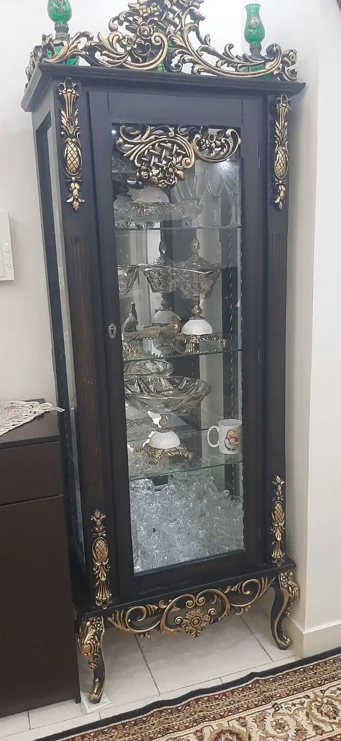 بوفه ایستاده|بوفه، ویترین، کنسول|فردیس, نگارستان|دیوار