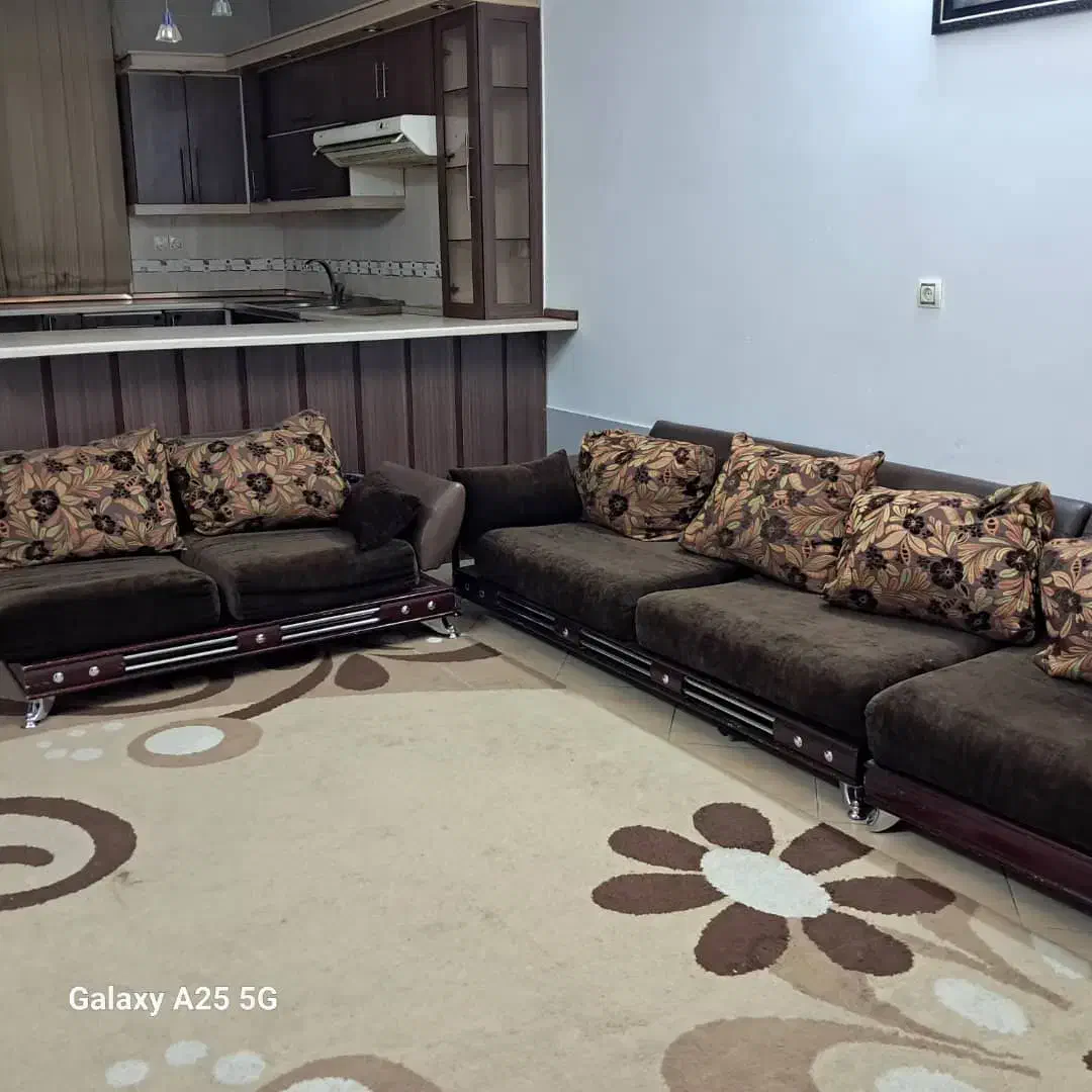 مبل ۷نفره و میز|مبلمان خانگی و میز عسلی|جهرم, |دیوار