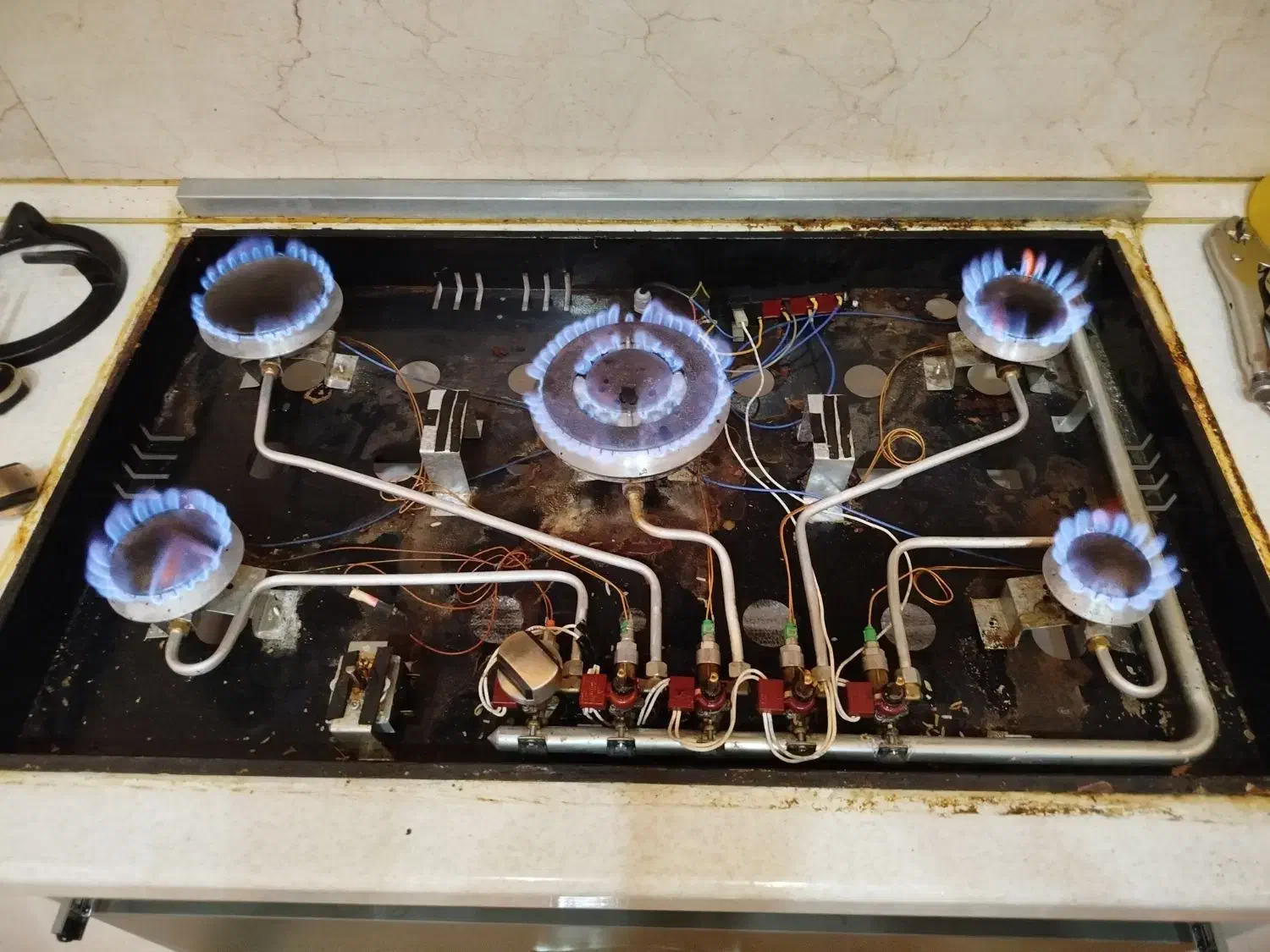 تعمیر و نصب پکیج ،آبگرمکن ،بخاری و اجاق گاز|خدمات پیشه و مهارت|شیراز, زرهی|دیوار