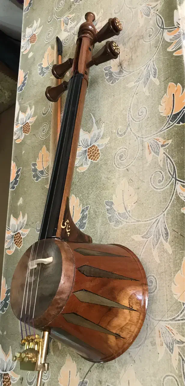 کمانچه|سازهای سنتی|بروجرد, |دیوار