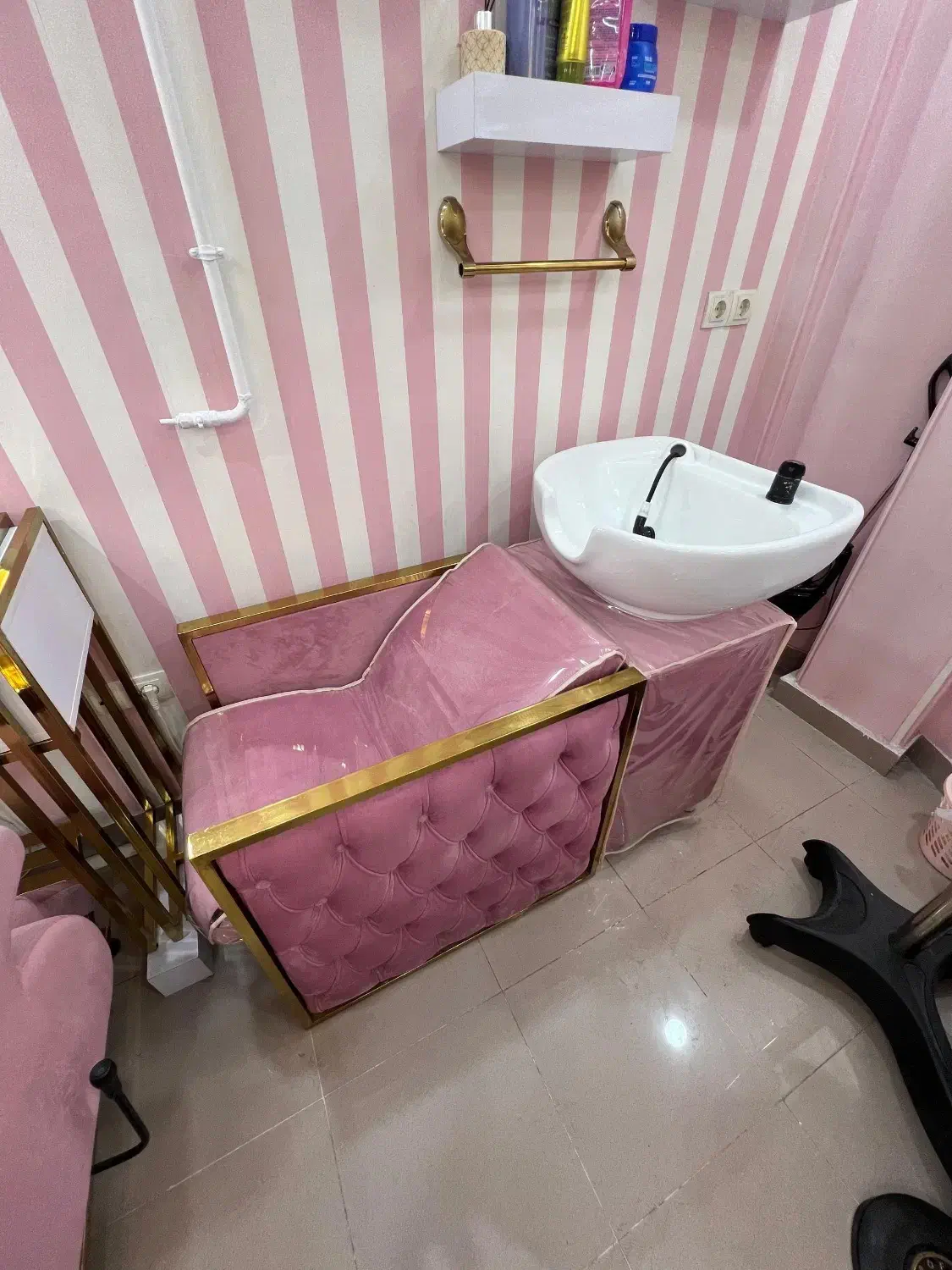 فروش‌ تخت مژه سالن زیبایی|آرایشگاه و سالن‌های زیبایی|رشت, دیلمان|دیوار