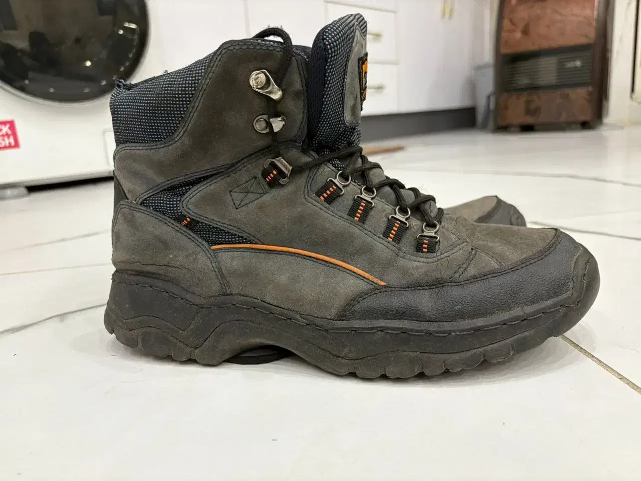 کفش کوهنوردی خارجی اصل|کیف، کفش، کمربند|گرگان, |دیوار