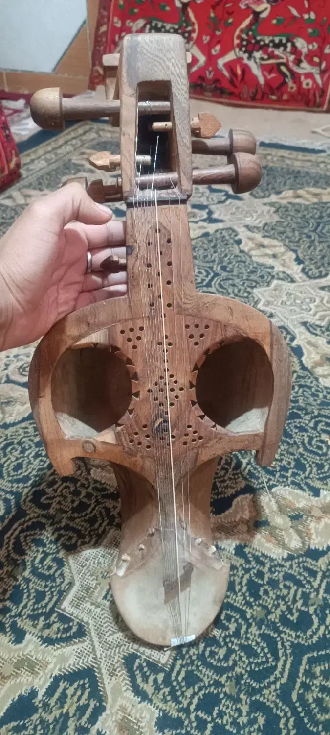 سرود.سروز|سازهای سنتی|زاهدان, |دیوار