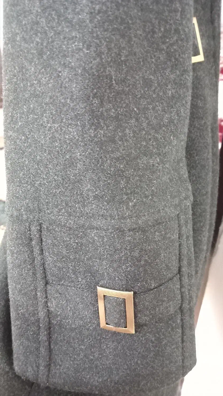 پالتو|لباس|قروه, |دیوار