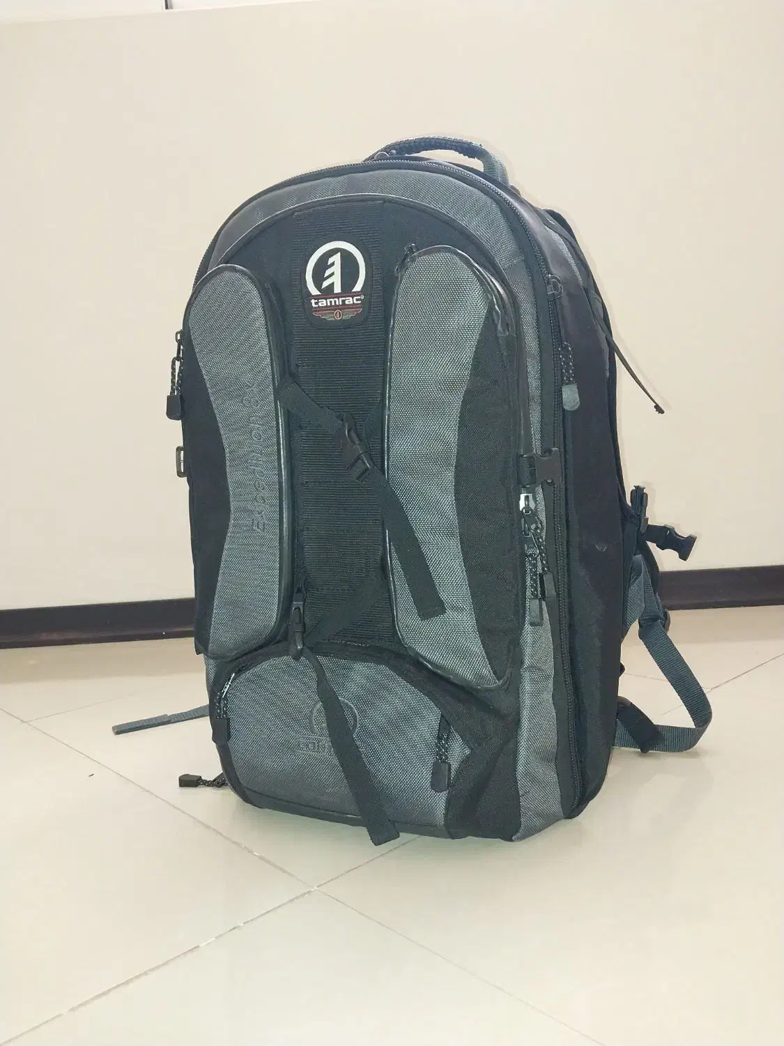 کیف کوله|دوربین عکاسی و فیلم‌برداری|تهران, گلستان (شهرک راه آهن)|دیوار