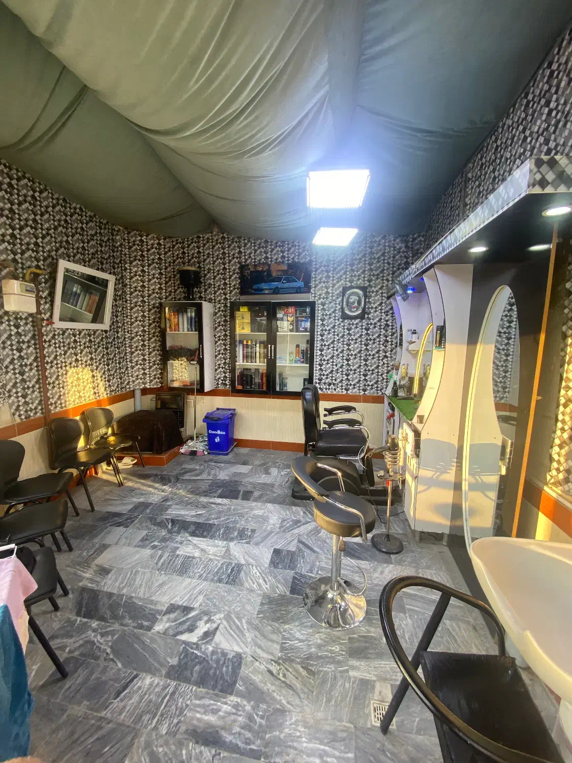 کابینت آرایشگاهی|آرایشگاه و سالنهای زیبایی|ملکان, |دیوار