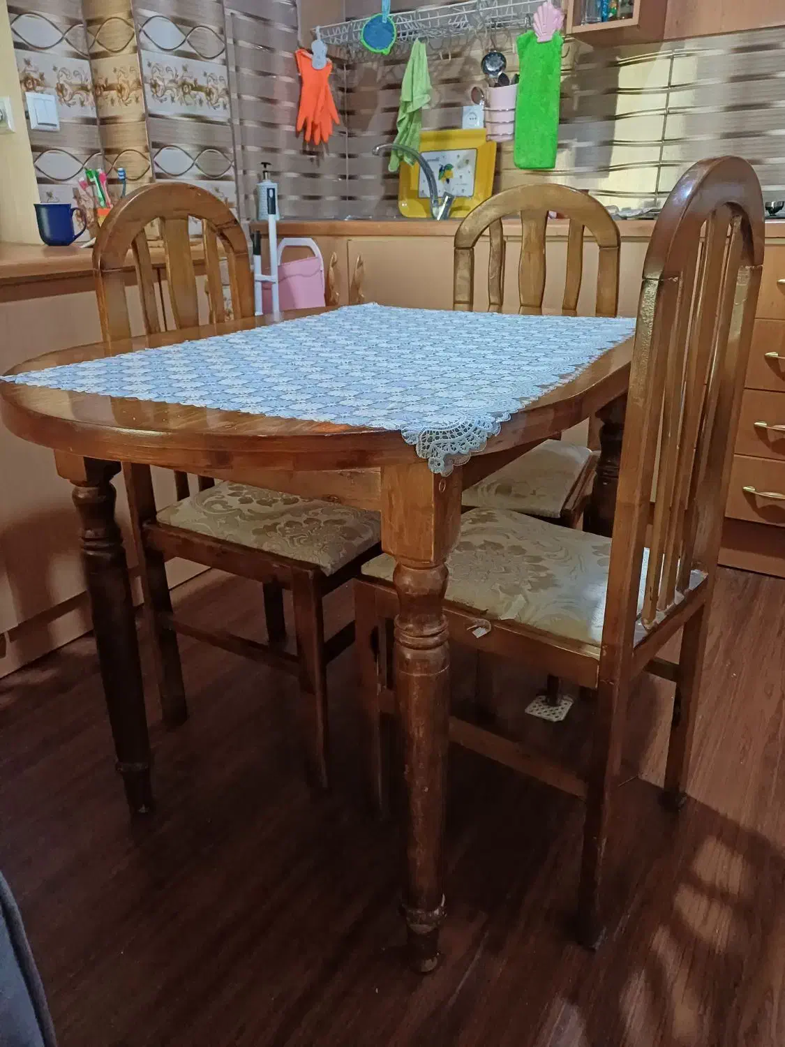 میز نهار خوری چوبی ۴ نفره|میز و صندلی غذاخوری|کرج, شهرک شهرداری|دیوار