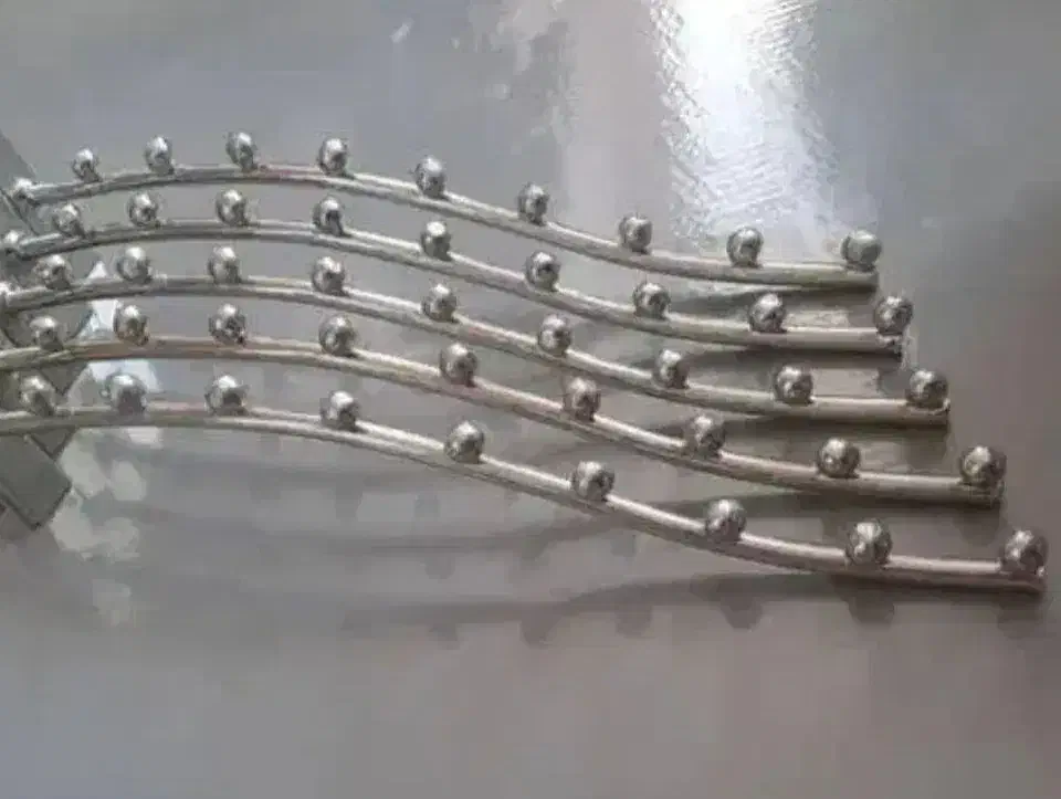 سیخک ستون رگال|بندرخت و رختآویز|صدرا-فارس, فاز ۱|دیوار