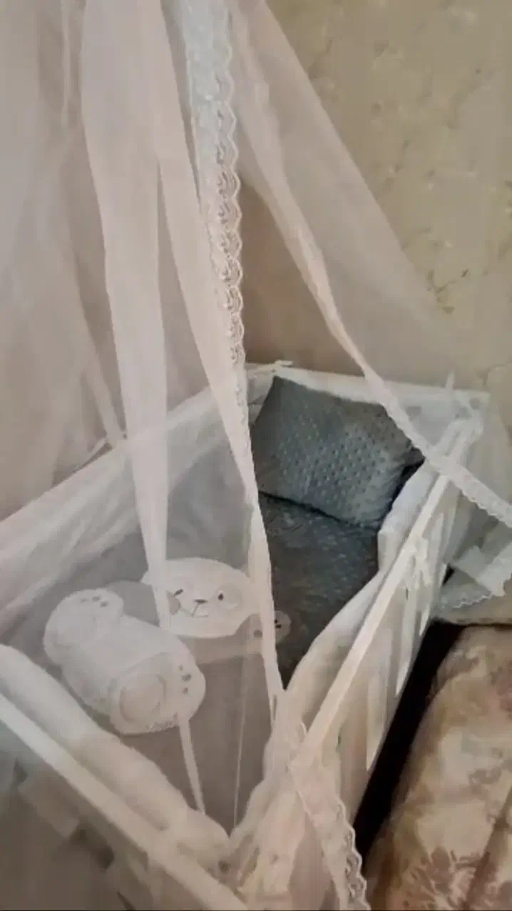 تخت کنار مادر با کریر نو|تخت و صندلی بچه|اسلامشهر, شهرک قائمیه|دیوار