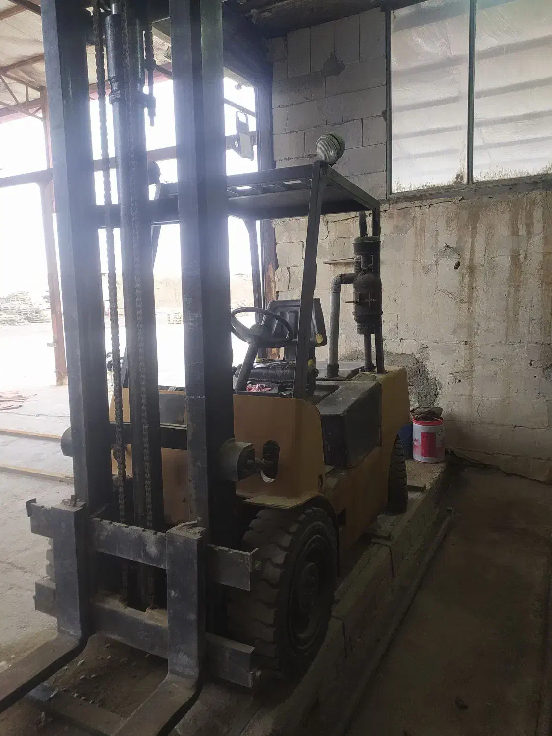 لیف تراک 3.5 تن سهند|ماشین‌آلات صنعتی|شبستر, |دیوار