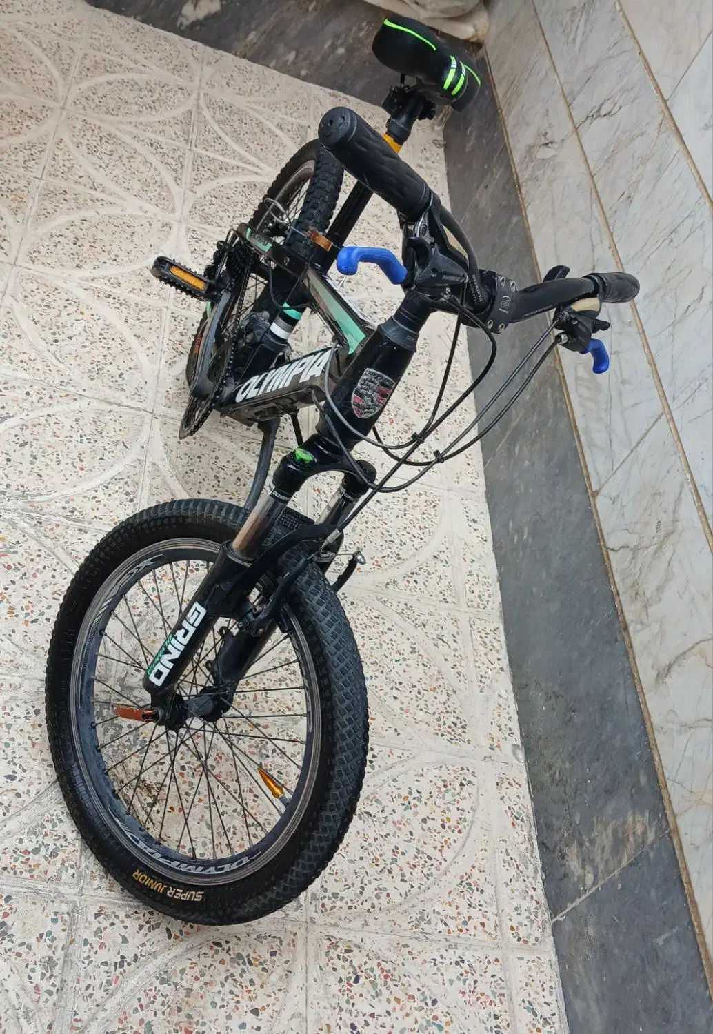 دوچرخه اولمپیا ۲۰|دوچرخه، اسکیت، اسکوتر|ری, شهادت|دیوار