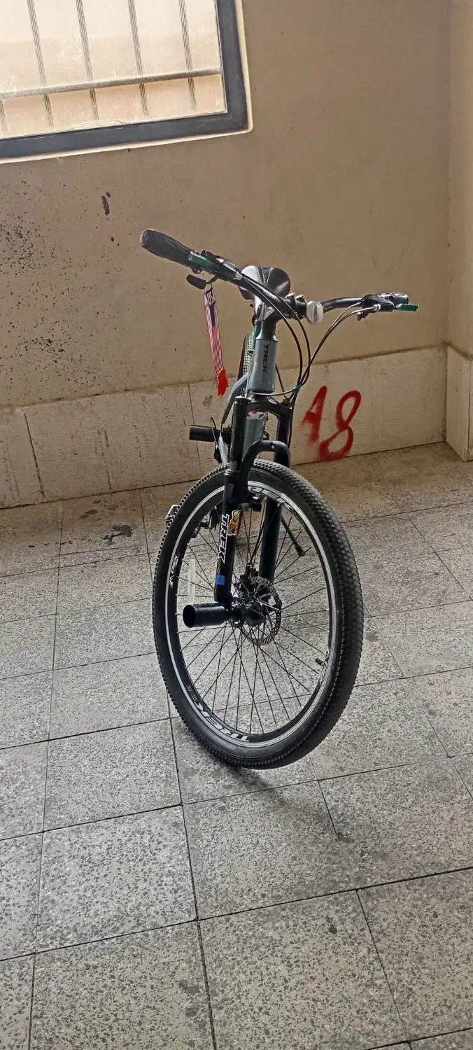 کم‌بود‌جا|دوچرخه، اسکیت، اسکوتر|رودهن, |دیوار