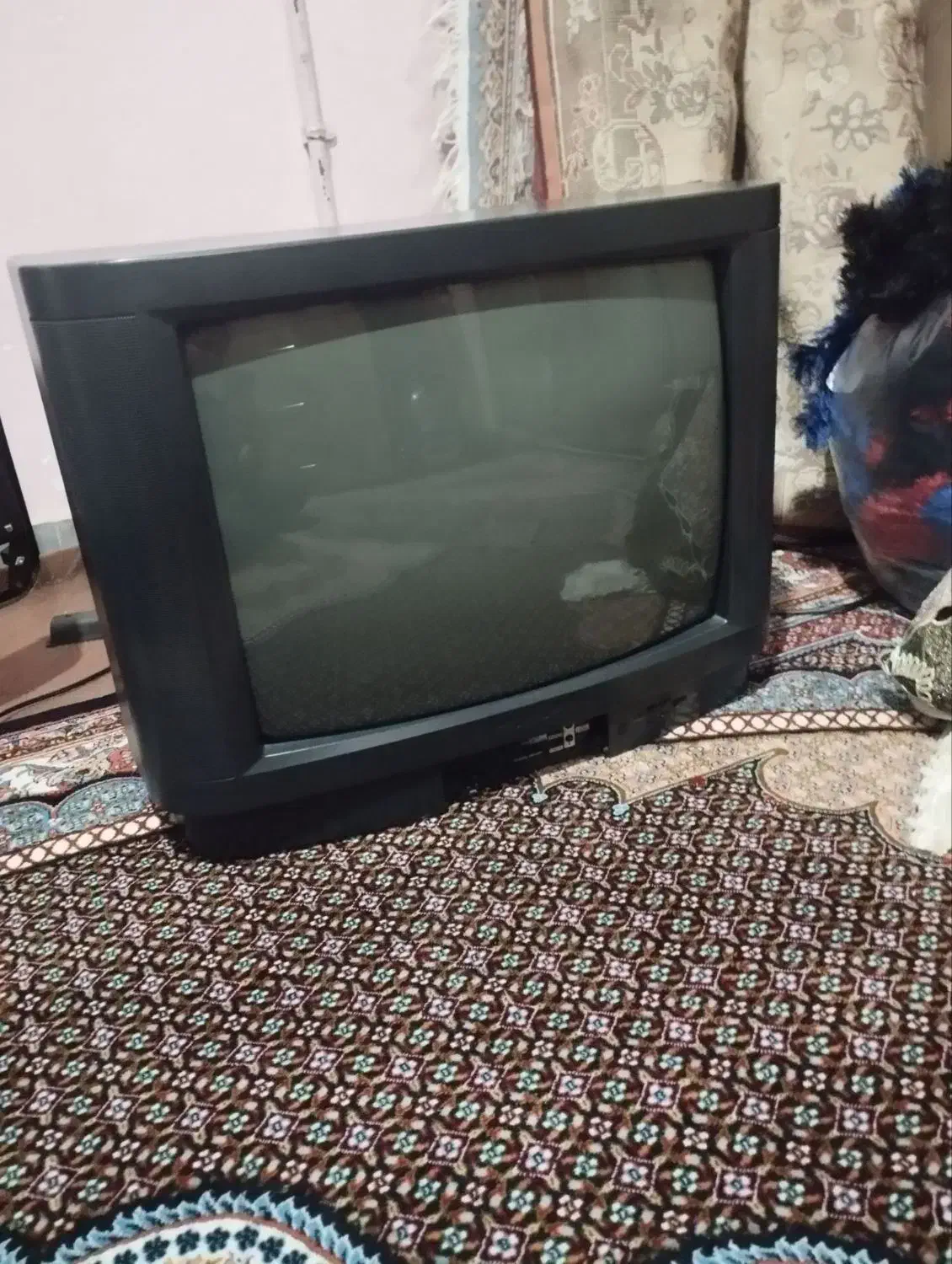 تلویزیون قدیمی|تلویزیون و پروژکتور|اردبیل, |دیوار