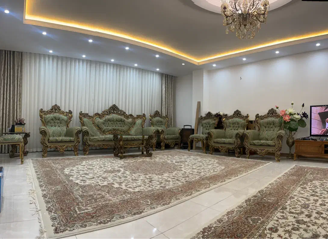 مبل ۹ نفره تمیز مشابه نو|مبلمان خانگی و میز عسلی|اراک, |دیوار