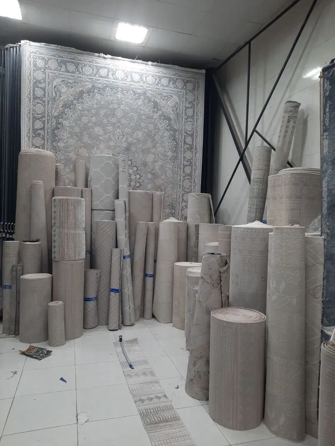 گلیم و گبه برشی منصوری کاشان|گلیم، جاجیم، گبه|کاشان, مزرعه نو|دیوار