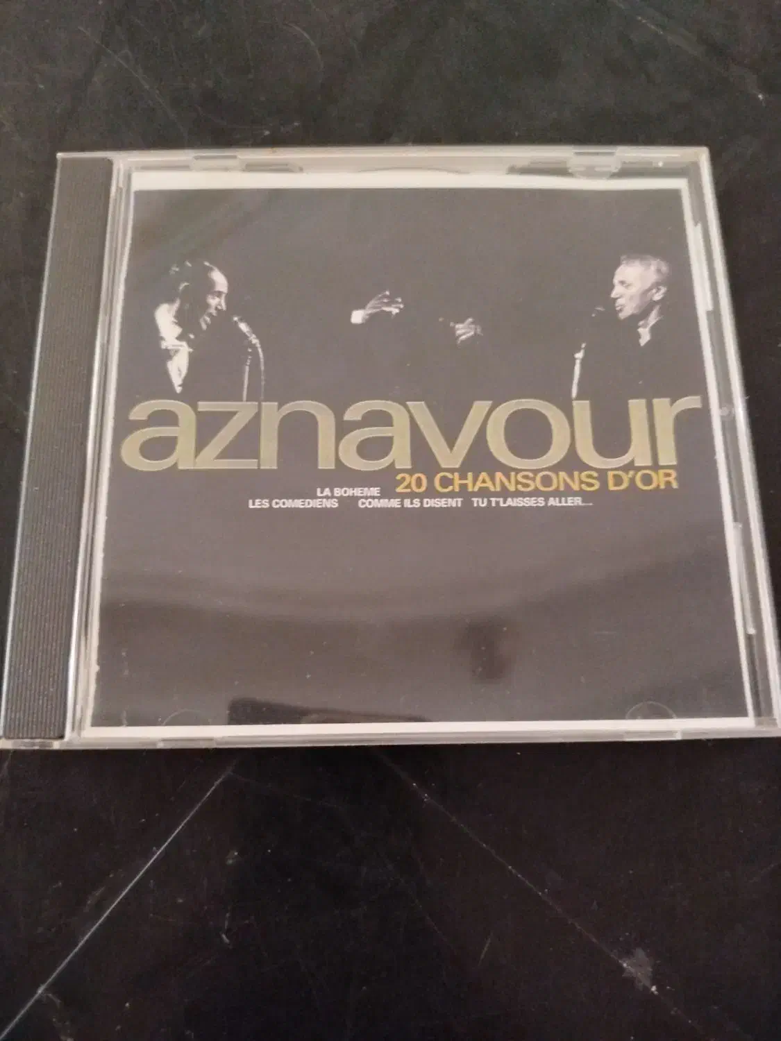 سی دی و دی وی دی|فیلم و موسیقی|رشت, رودباری|دیوار