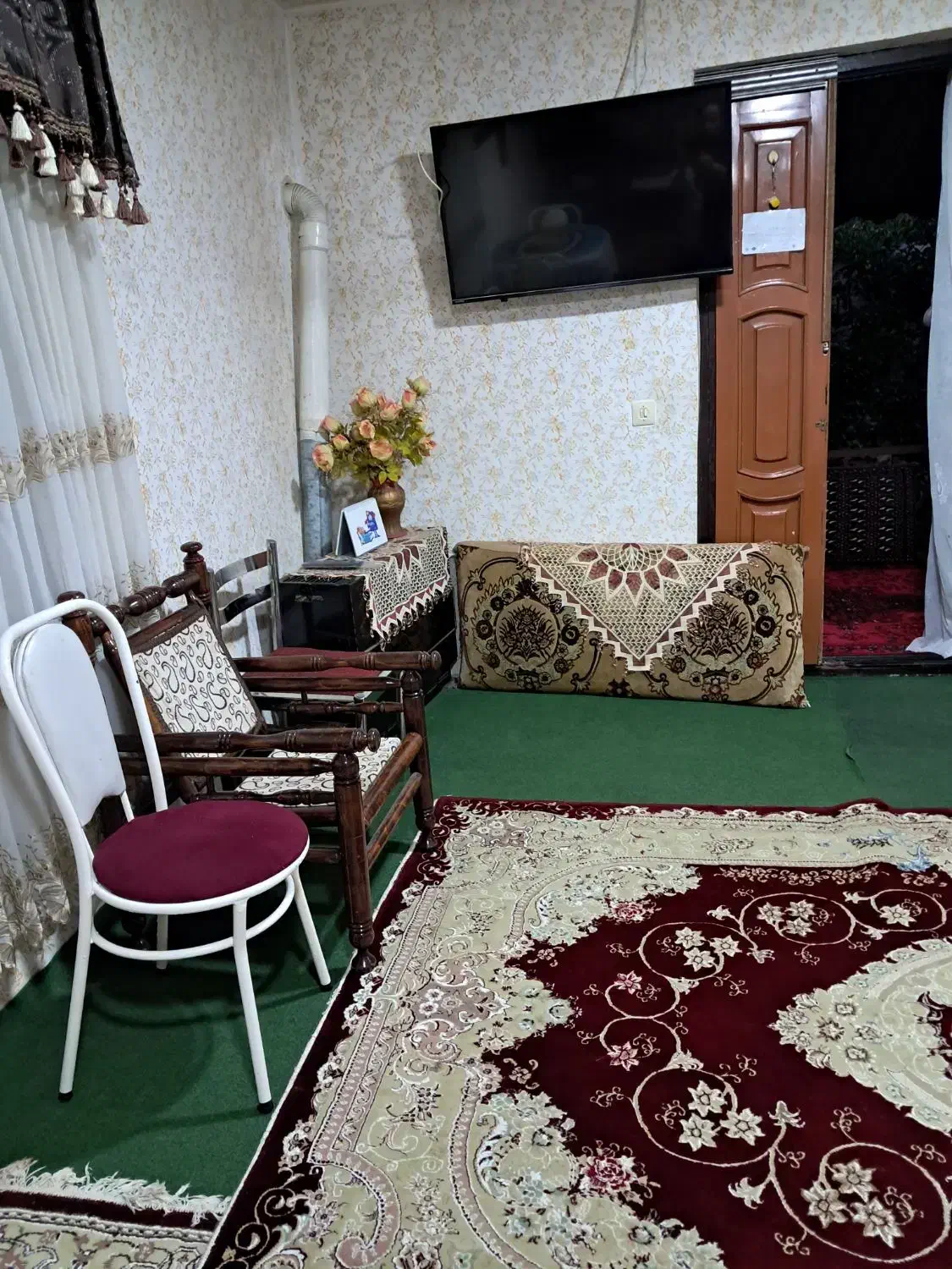 خانه نقلی و تمیز دربست هستش|اجارهٔ کوتاه‌مدت آپارتمان و سوئیت|فومن, |دیوار