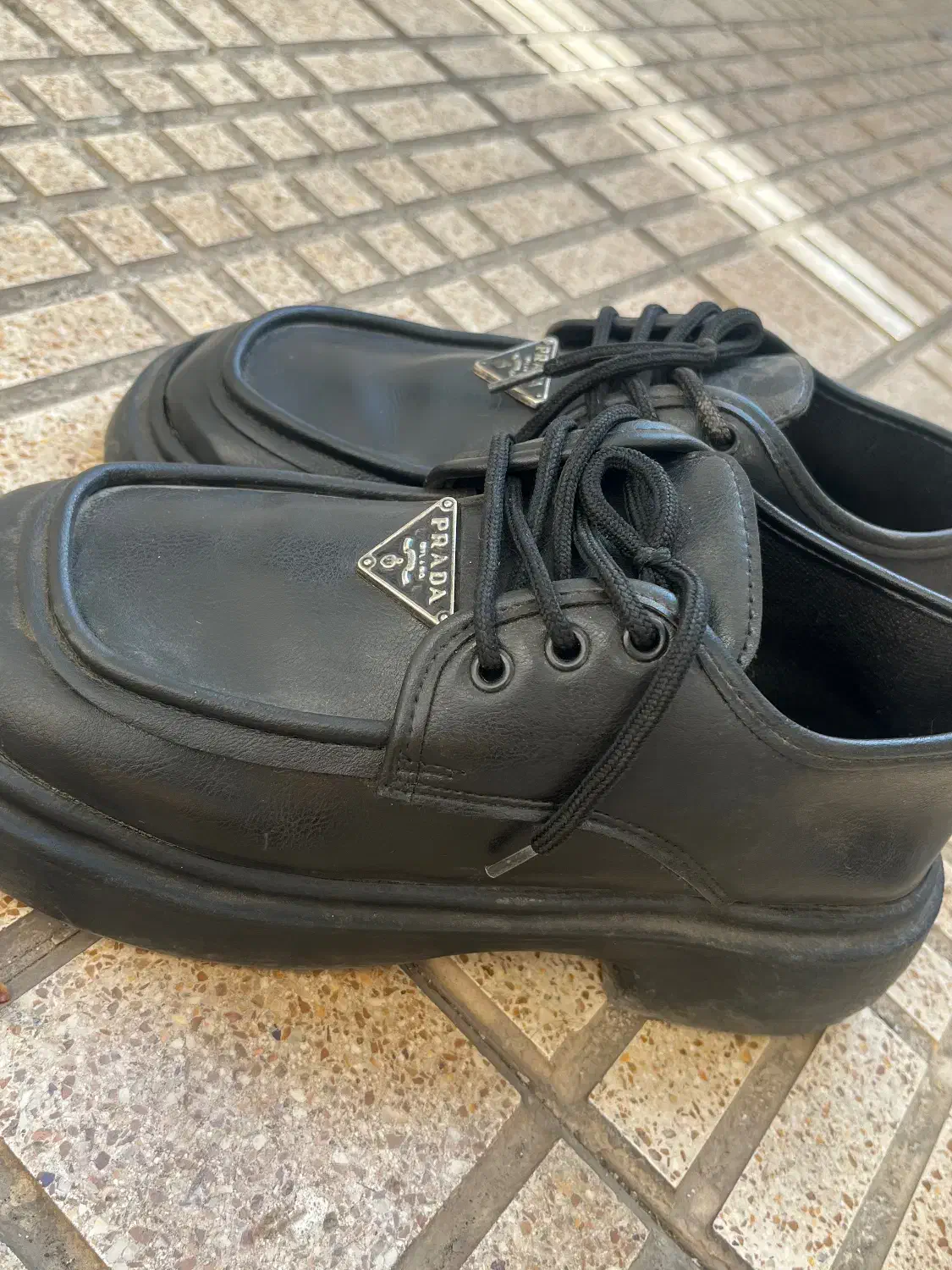 نوو|کیف، کفش، کمربند|خوی, |دیوار