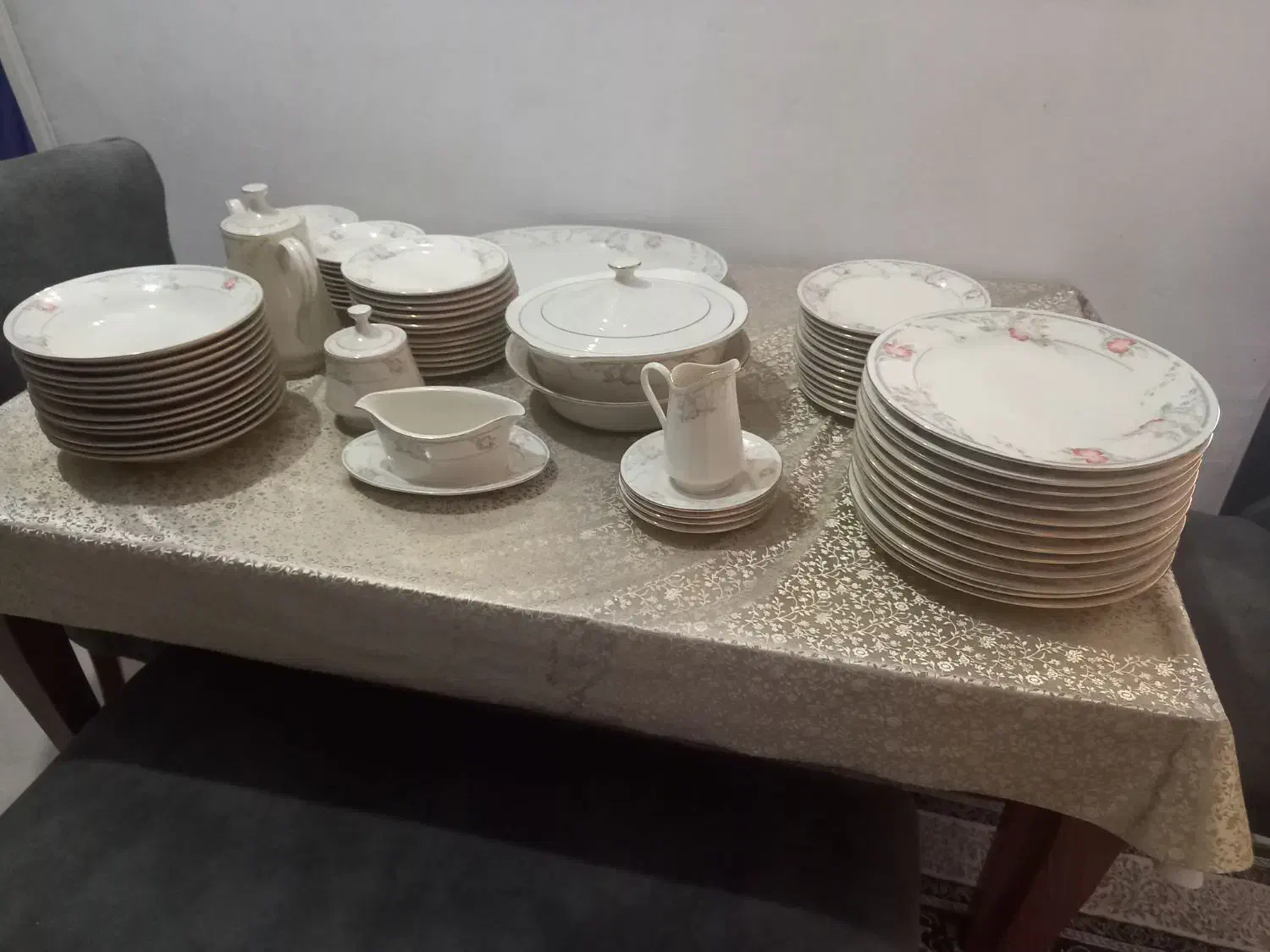 سرویس چینی نو|ظروف سرو و پذیرایی|هشتگرد, شهرک پارسیان|دیوار