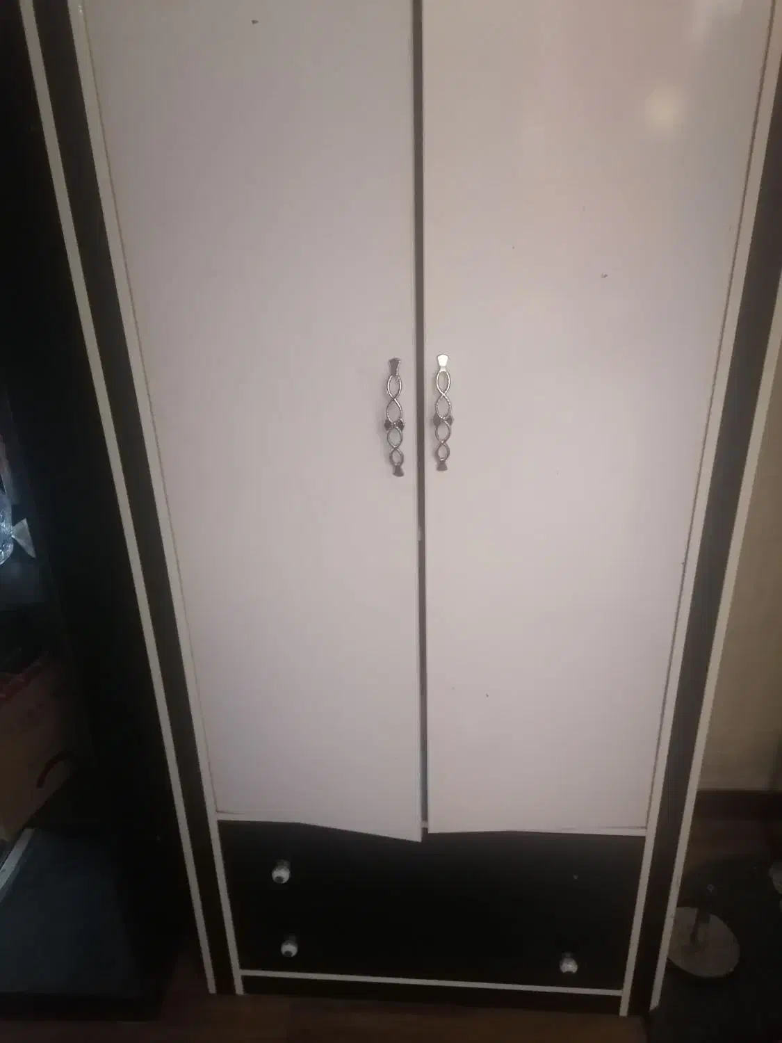 کمد|جاکفشی، کمد، دراور|صدرا-فارس, فاز ۱|دیوار