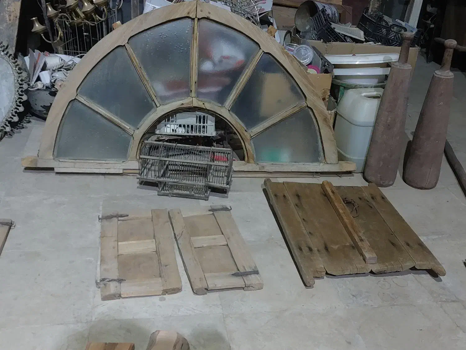 پنجره های خونه مادربزرگه هزارتا قصه داره|کلکسیون اشیاء عتیقه|تهران, آبشار|دیوار