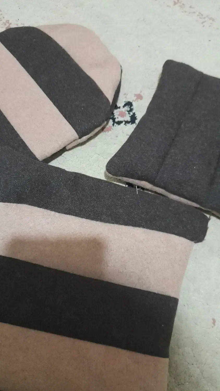 روبالشی از جنس پارچه ی پشمی ودستمال|رختخواب، بالش، پتو|تهران, شهرک شریفی|دیوار