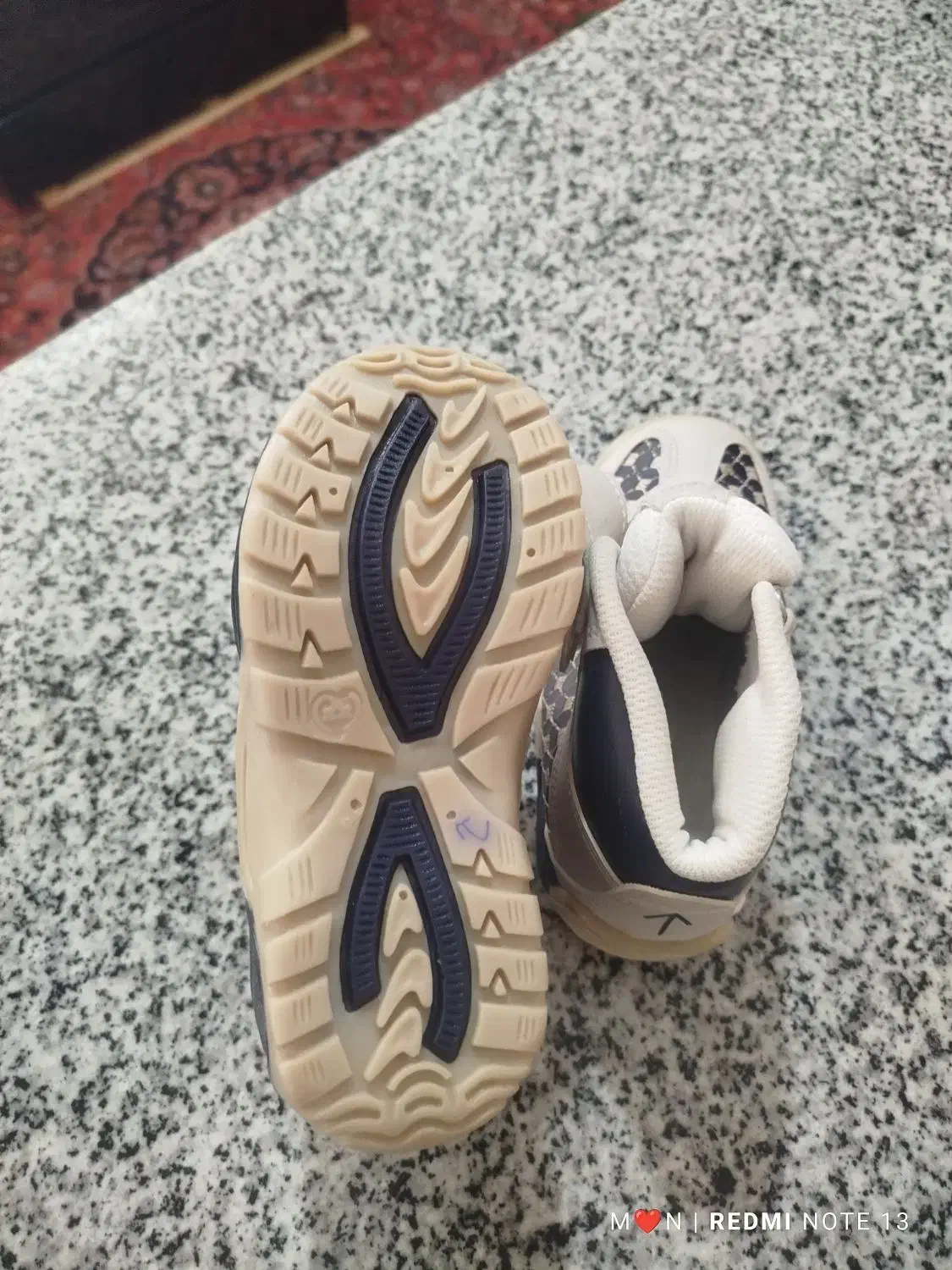 کفش نیم بوت وارداتی|کفش و لباس بچه|خمینیشهر, |دیوار