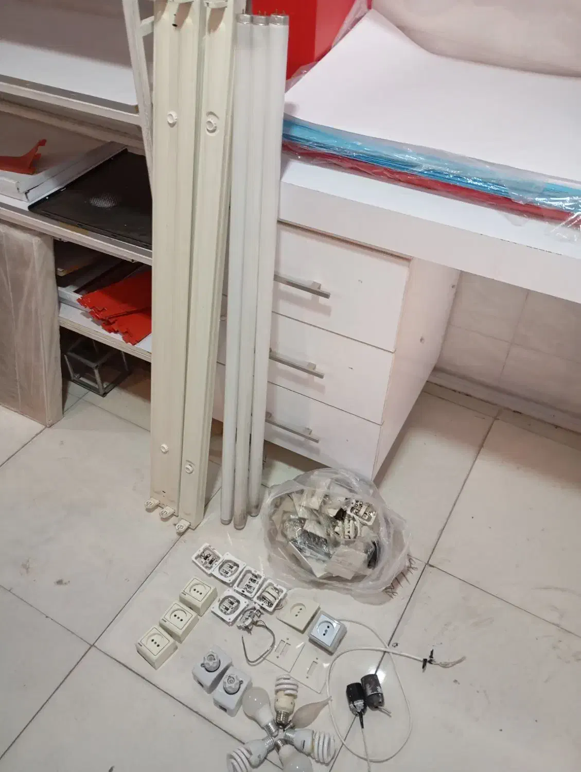 لوستر مهتاب پریز لامپ و لوازم برقی|لوستر و چراغ آویز|زنجان, |دیوار